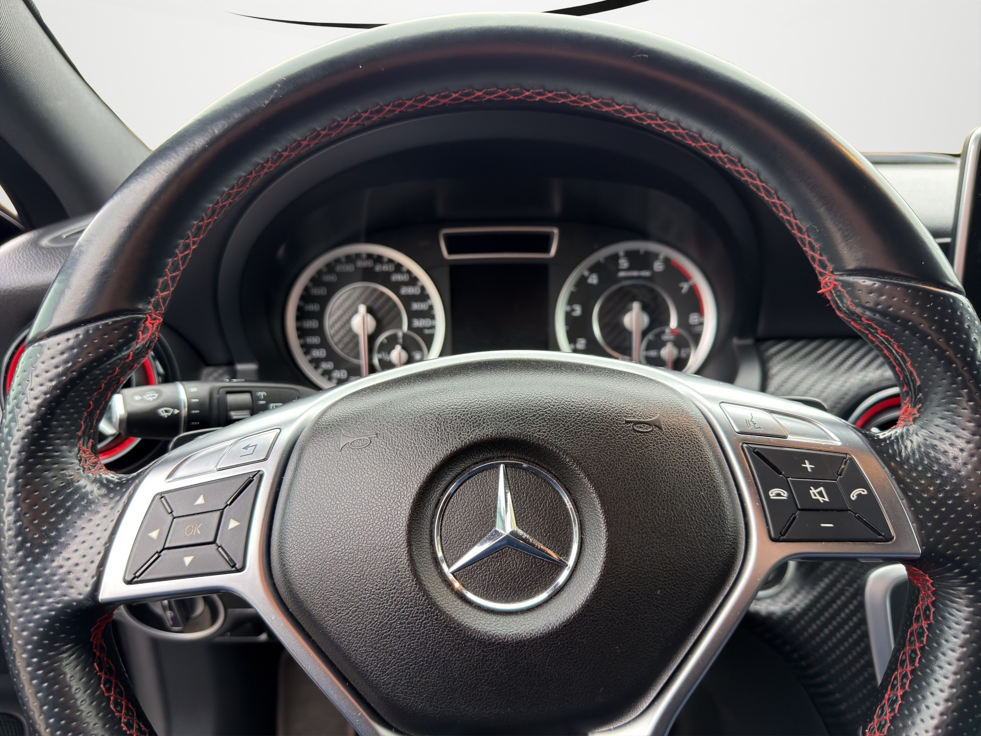 MERCEDES-BENZ A 45 AMG 4Matic Speedshift 7G-DCT-image-17