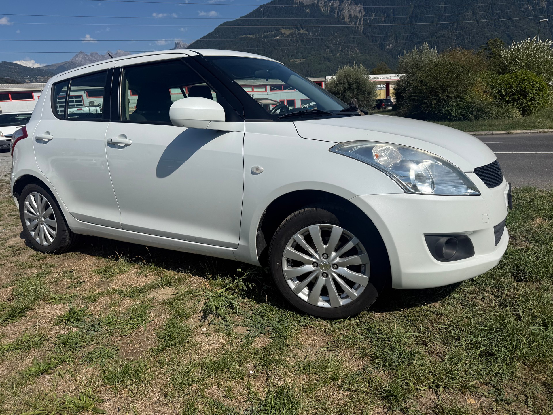 SUZUKI Swift 1.2i 16V GL Top Piz Sulai 4x4-image-1