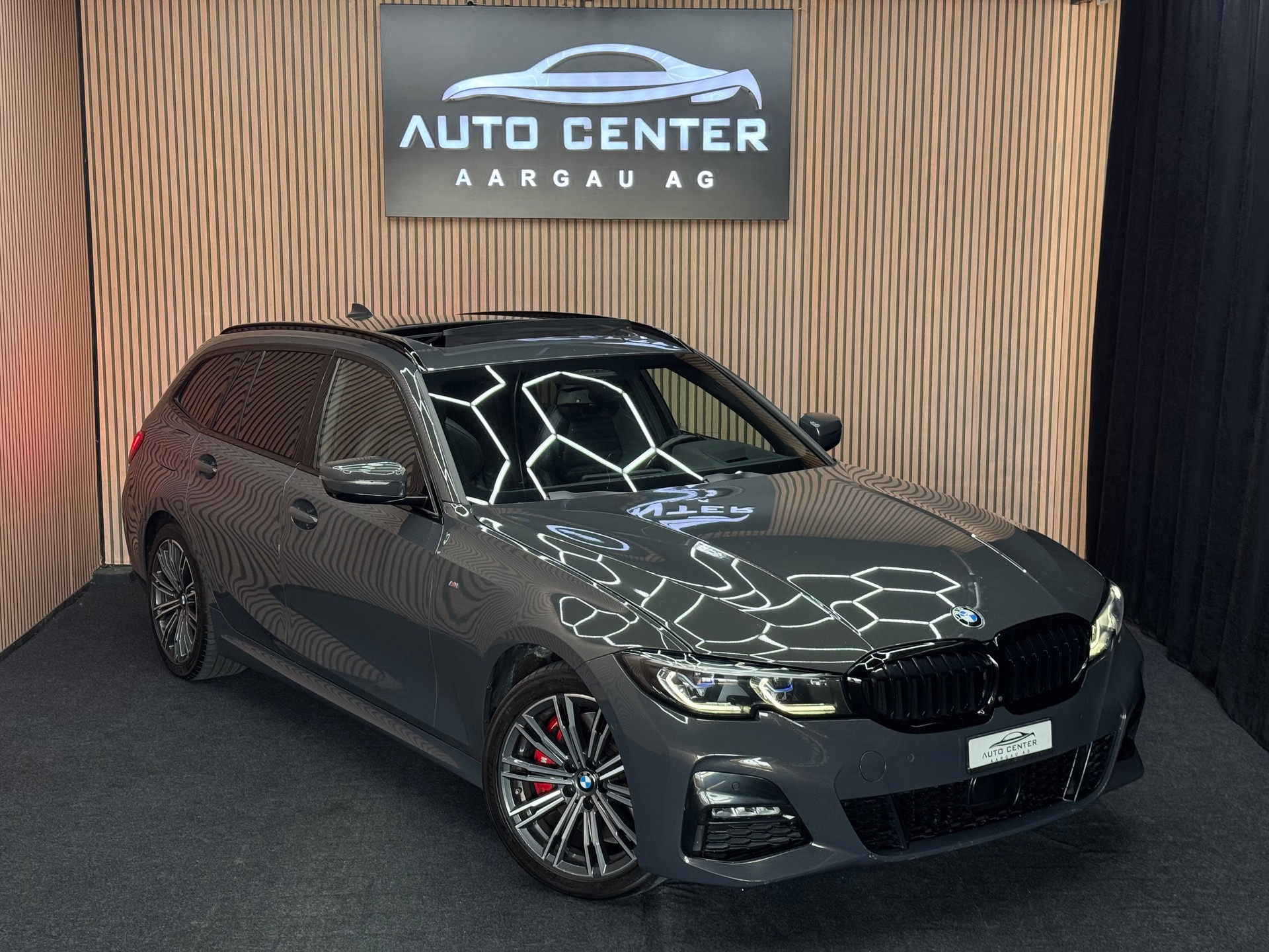 BMW 330d xDrive M Sport SAG Touring *ab CHF 249.-/ Monat*