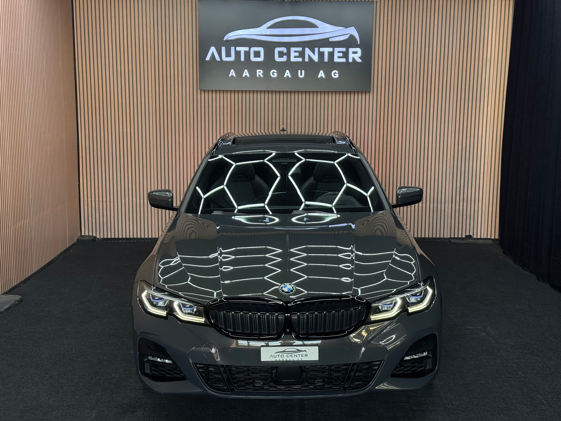 BMW 330d xDrive M Sport SAG Touring *ab CHF 249.-/ Monat*-showroom-element-2