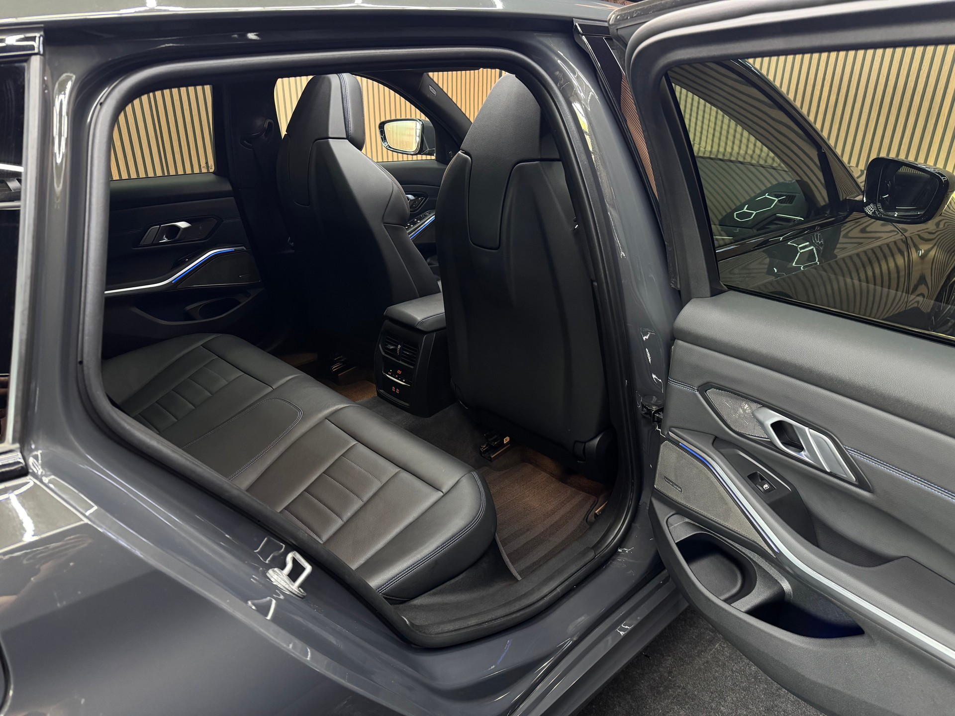 BMW 330d xDrive M Sport SAG Touring *ab CHF 249.-/ Monat*-image-12