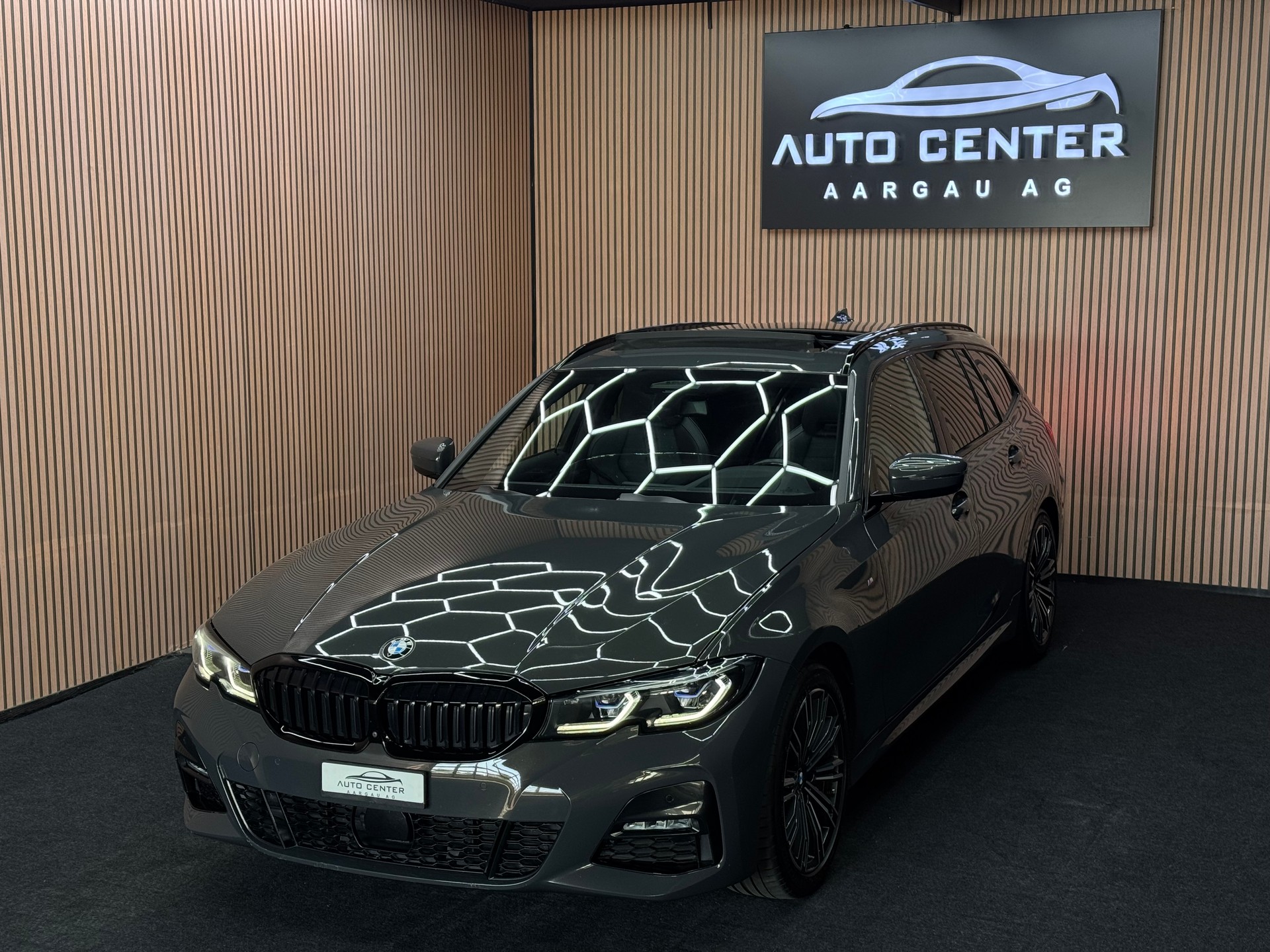 BMW 330d xDrive M Sport SAG Touring *ab CHF 249.-/ Monat*-showroom-element-1