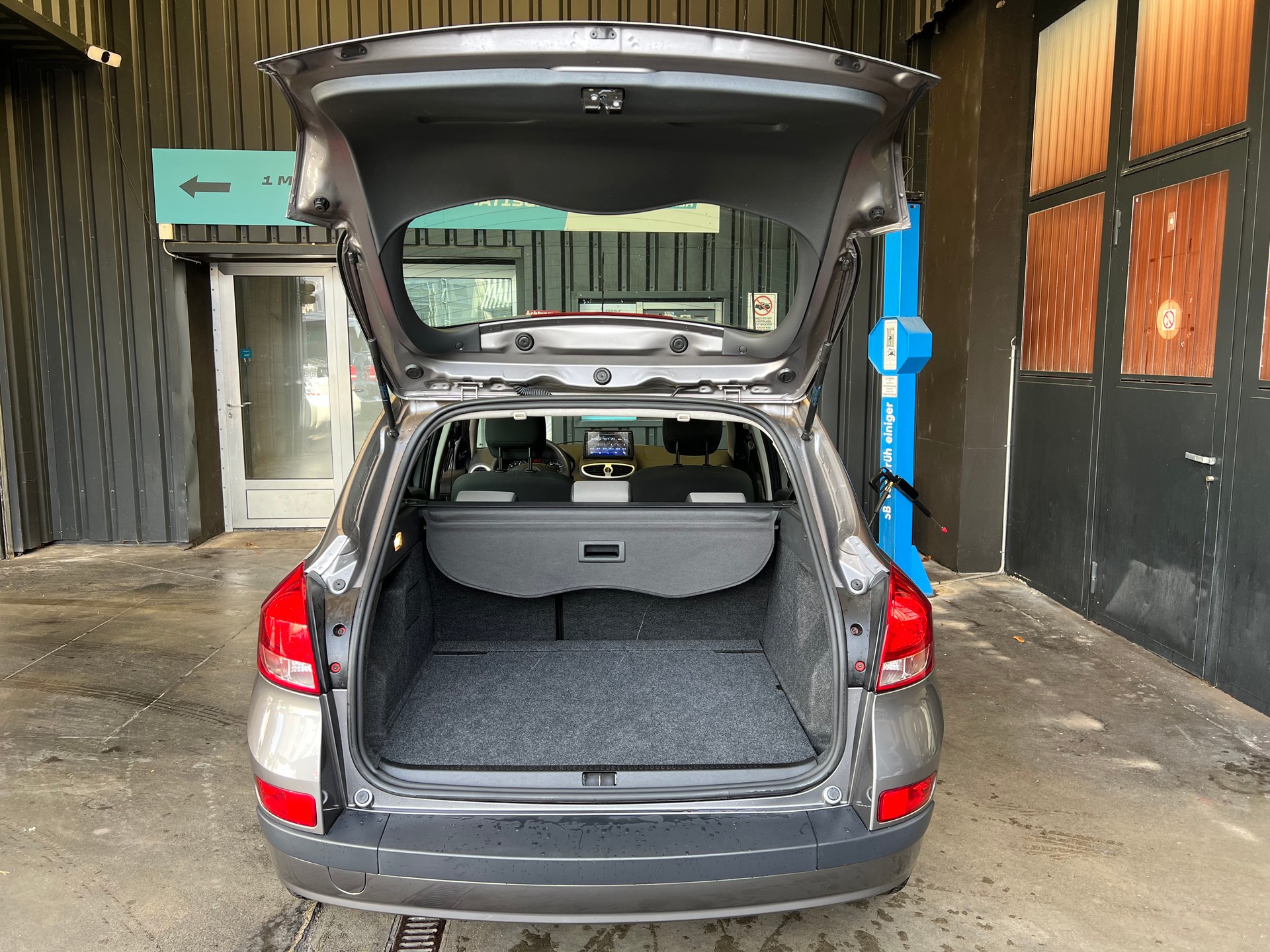 RENAULT Clio Grandtour 1.2 16V Turbo Night&Day-image-9