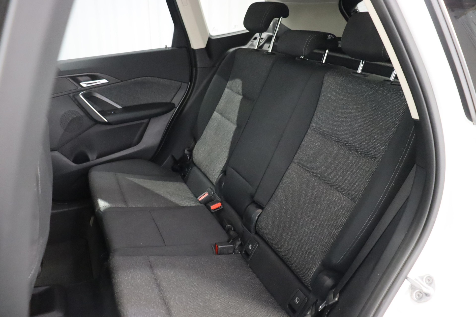 BMW X1 18i sDrive-image-10