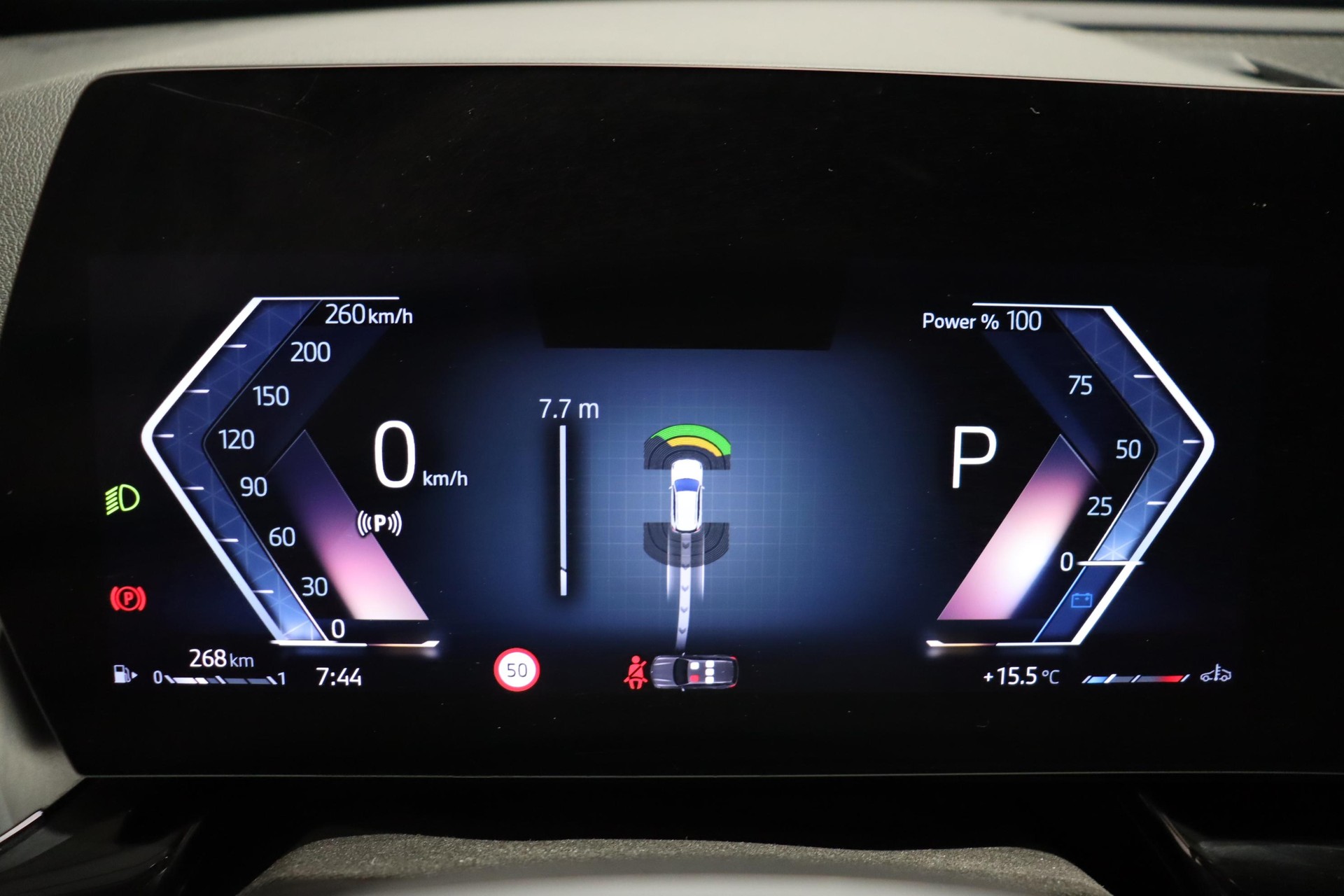 BMW X1 18i sDrive-image-13
