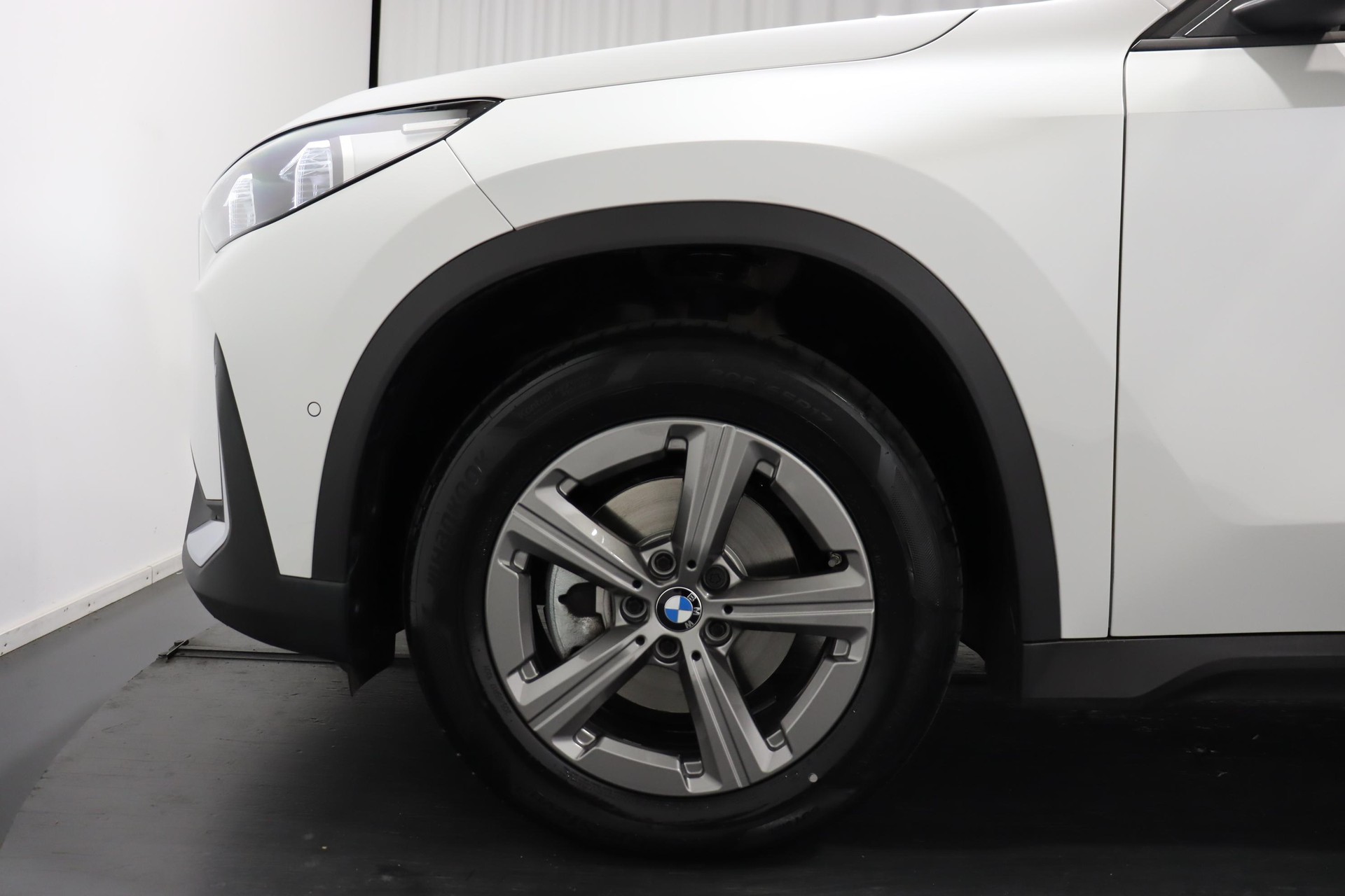 BMW X1 18i sDrive-image-6