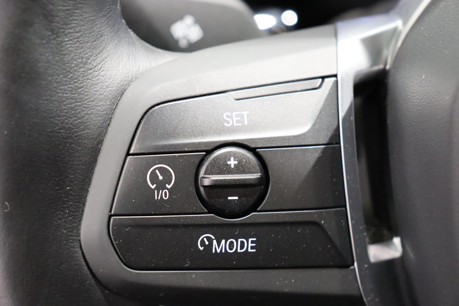 BMW X1 18i sDrive-image-19