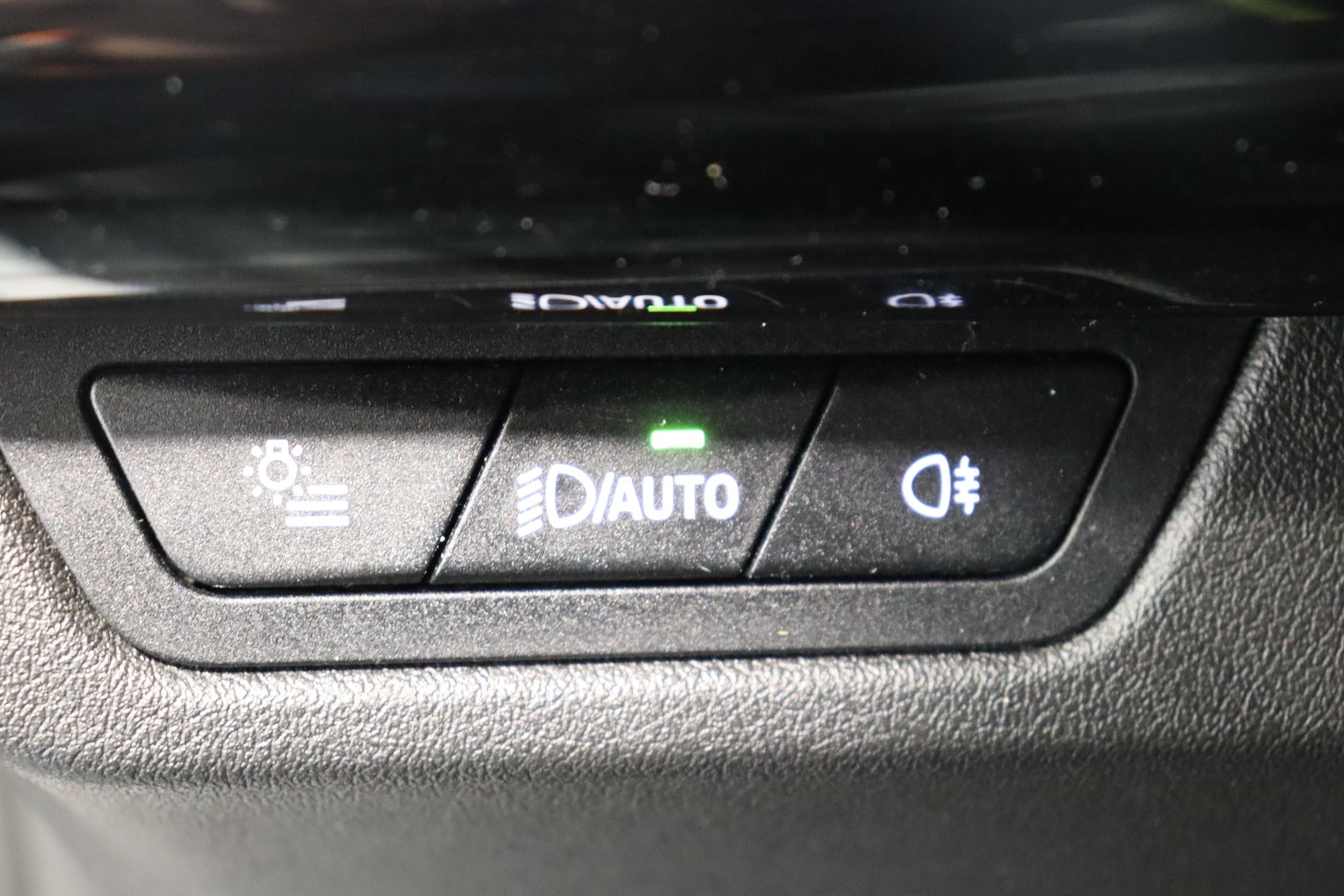 BMW X1 18i sDrive-image-18