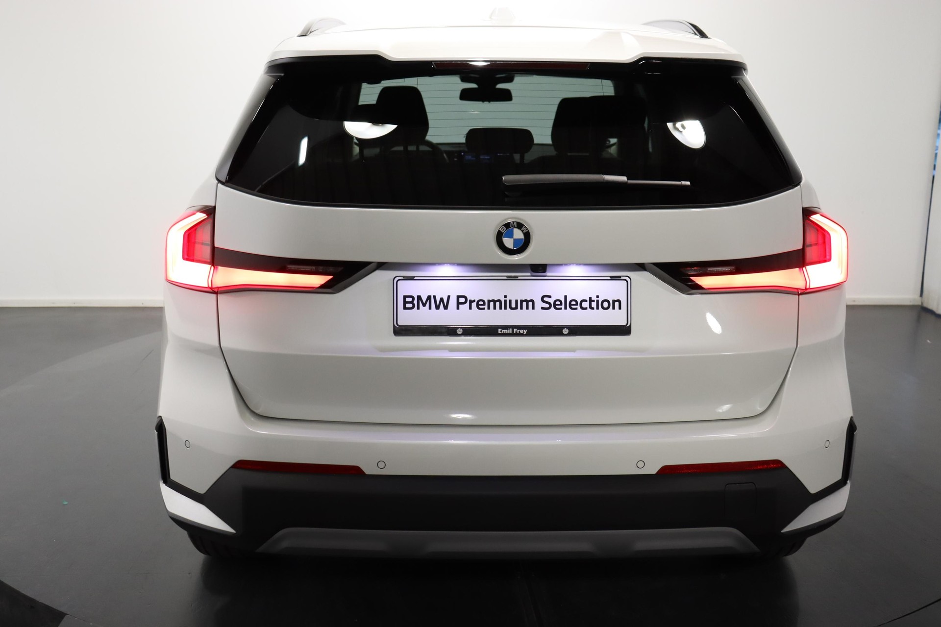 BMW X1 18i sDrive-image-3