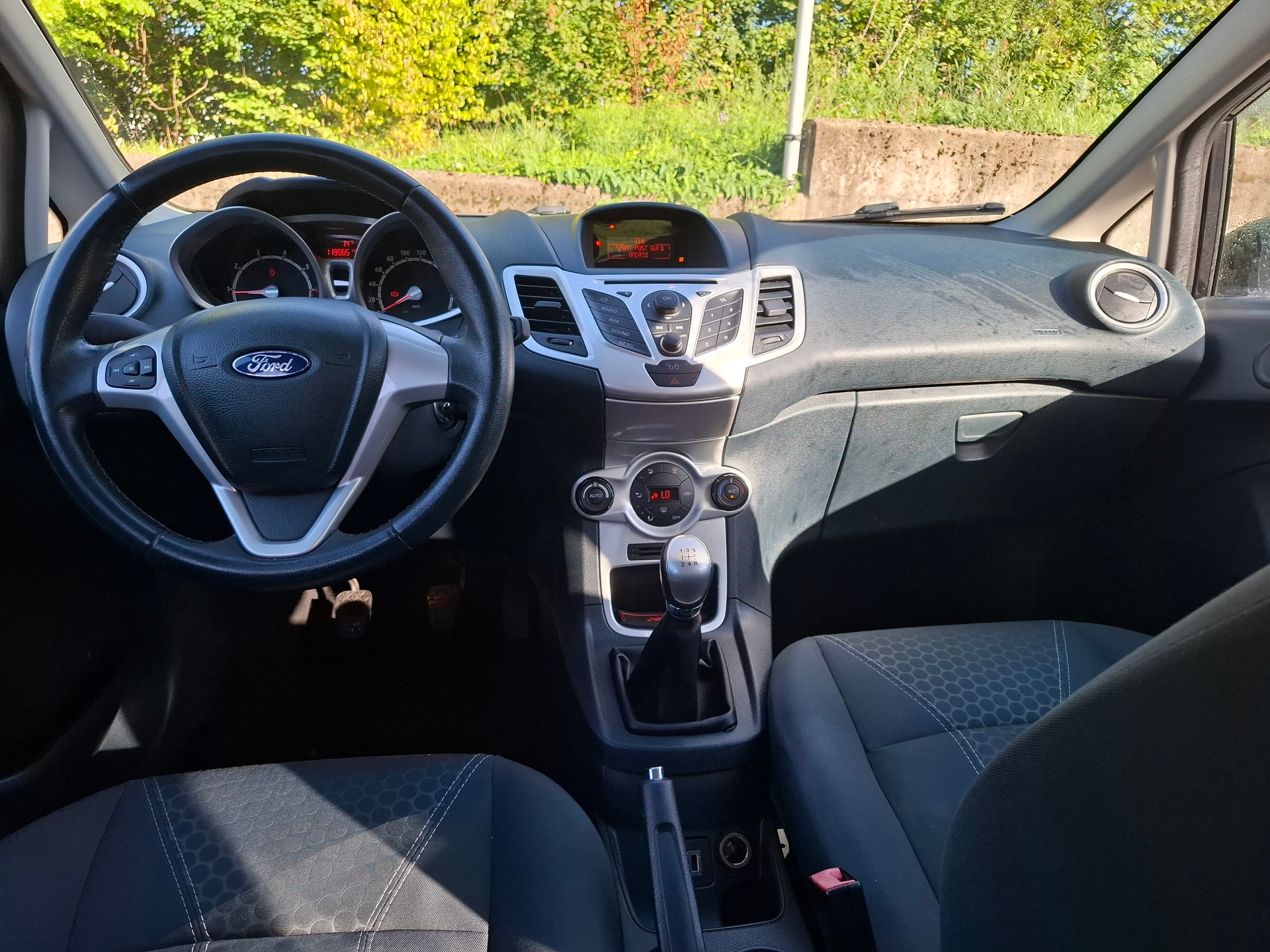 FORD Fiesta 1.6 16V Titanium-image-4