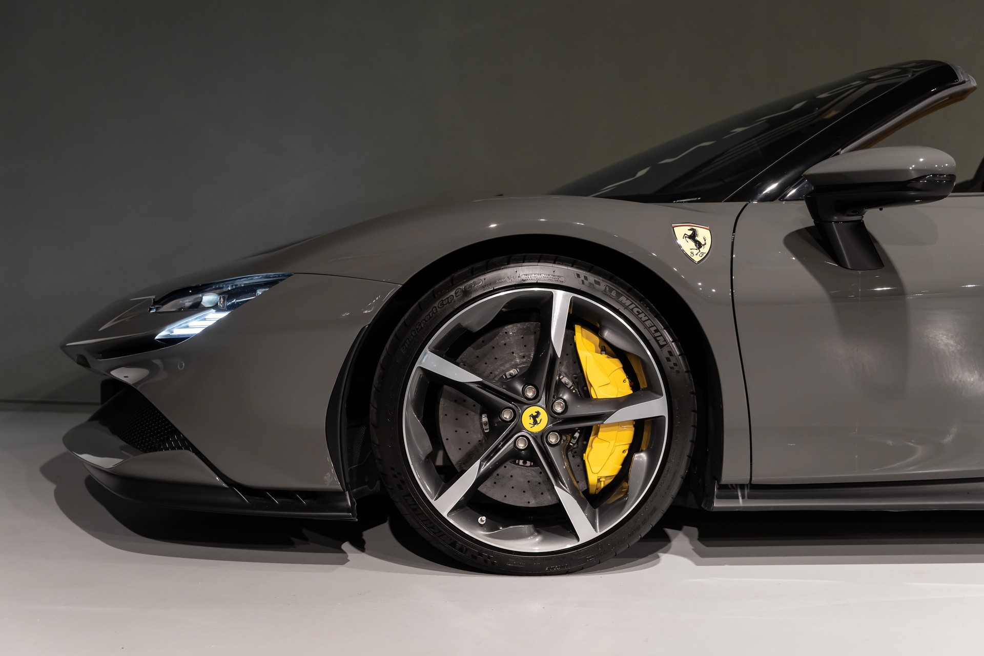 FERRARI SF90 Spider 4.0-image-8