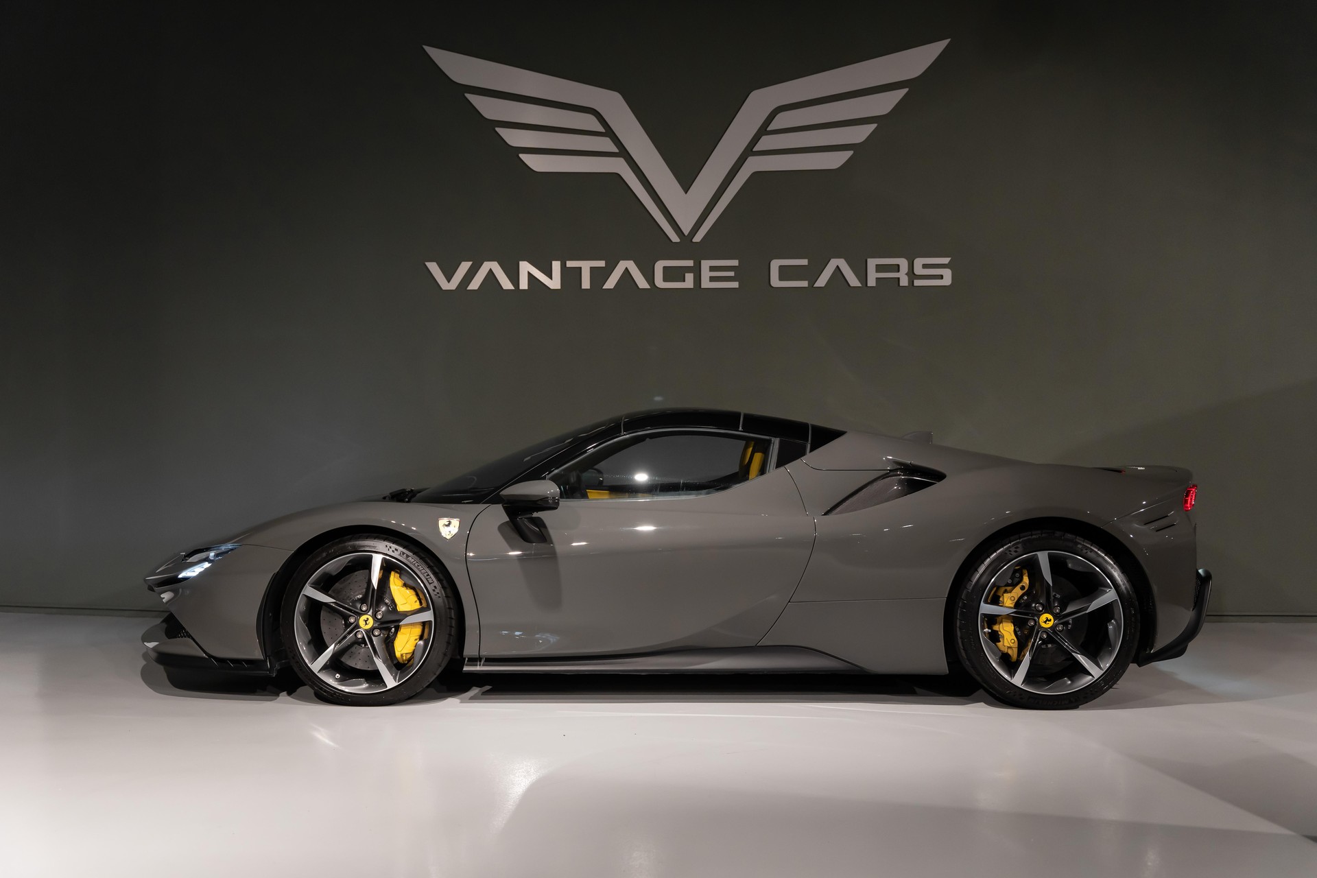 FERRARI SF90 Spider 4.0-image-2