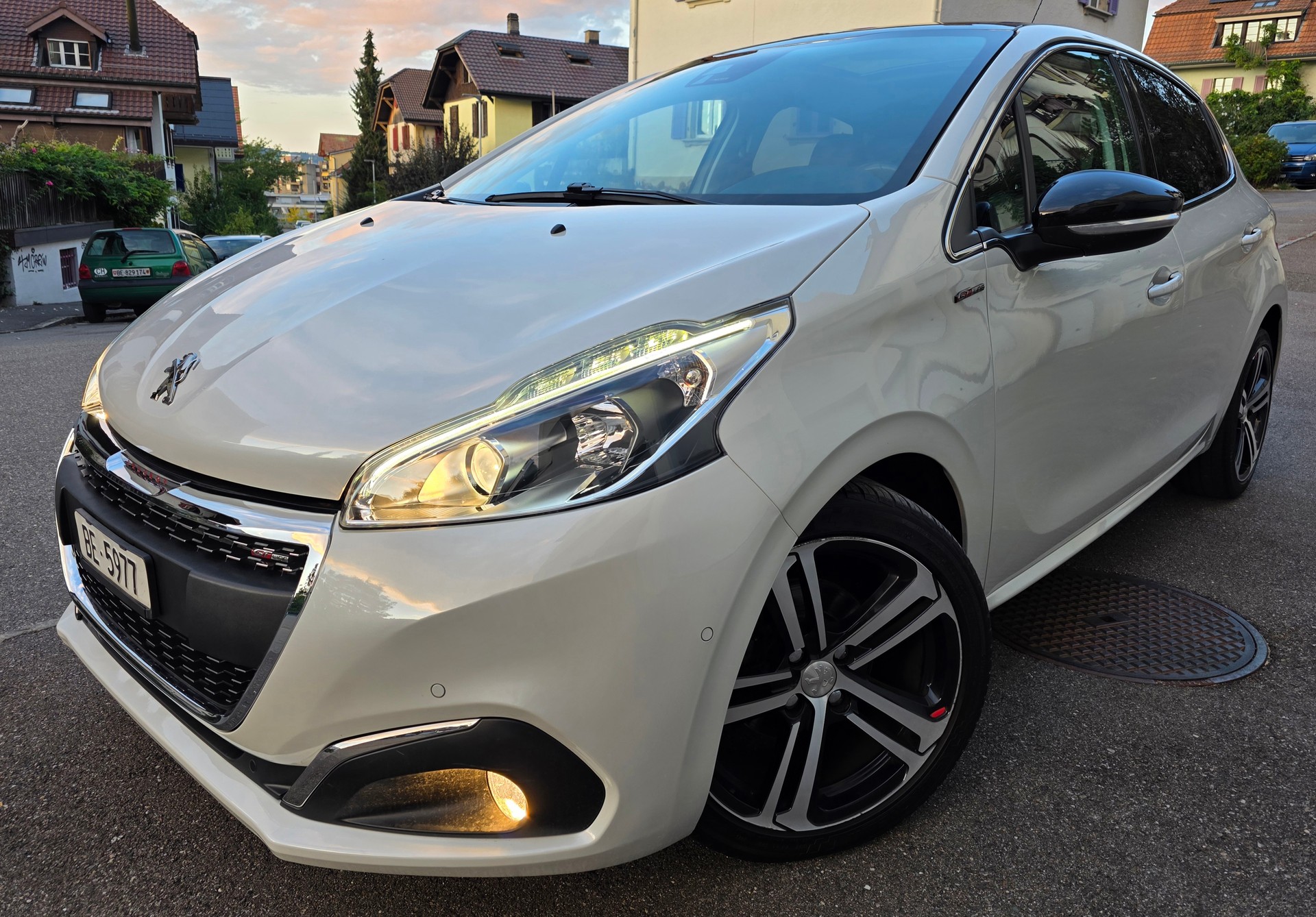 PEUGEOT 208 1.2 PureTech GT Line EAT6