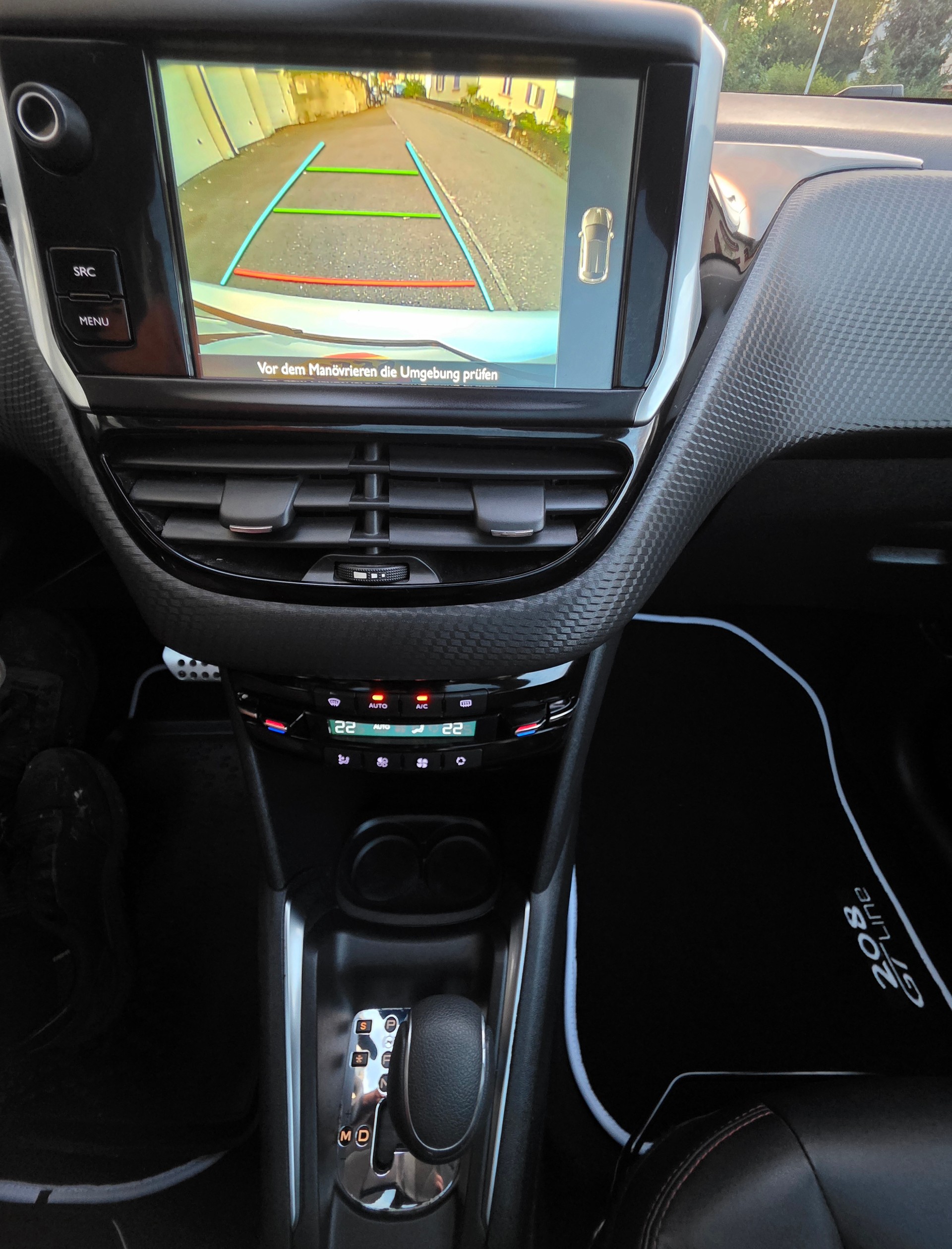 PEUGEOT 208 1.2 PureTech GT Line EAT6-image-11