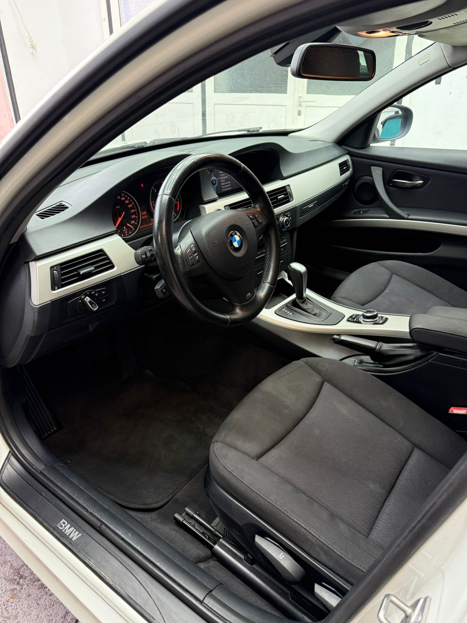 BMW 320d Touring Steptronic-image-4