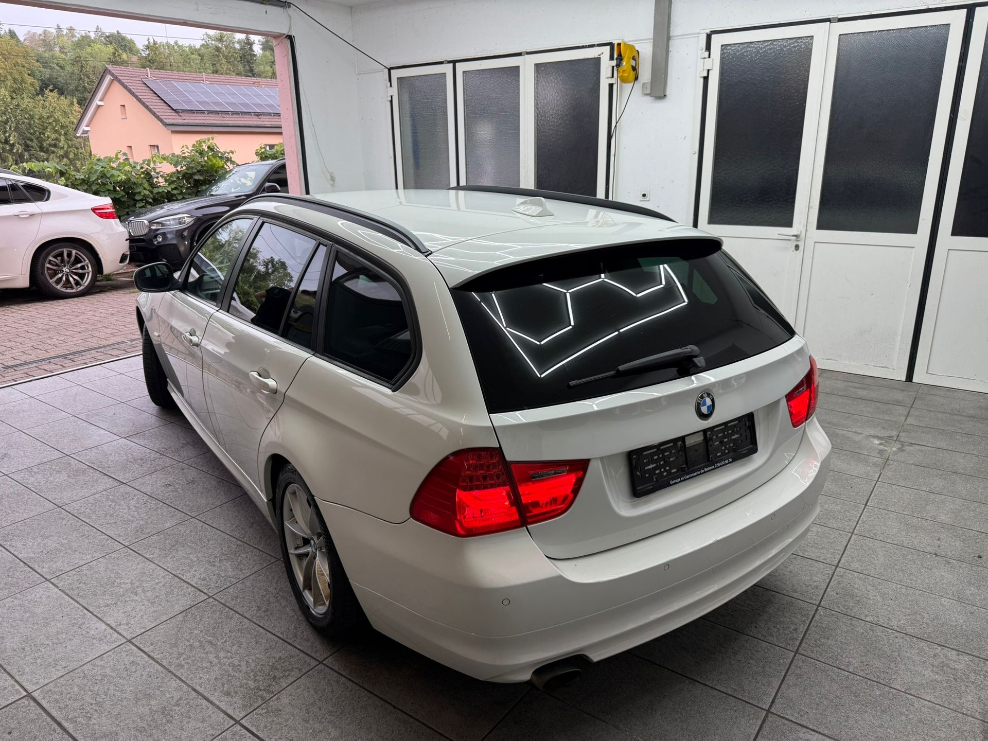 BMW 320d Touring Steptronic-image-1