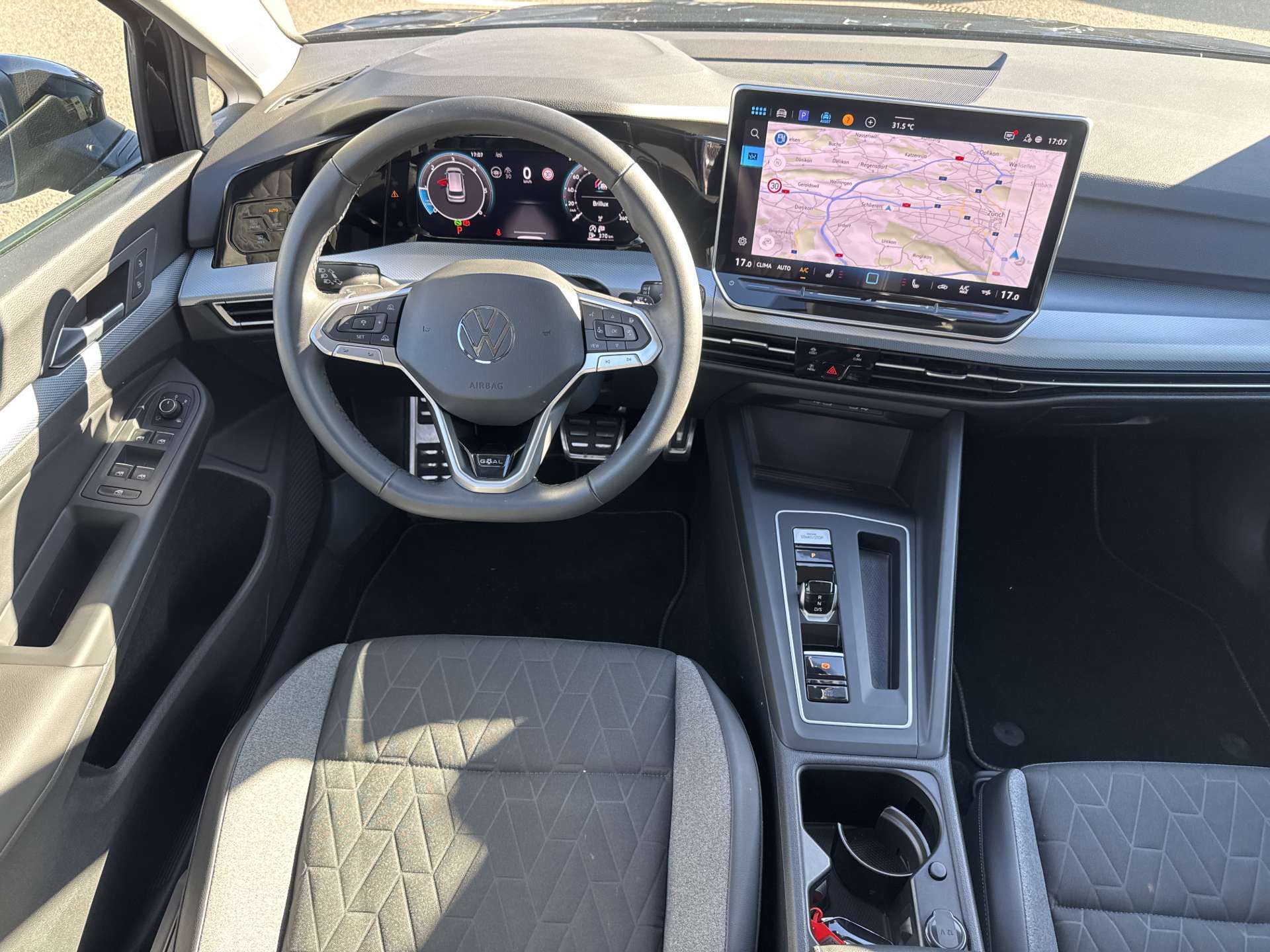 VW Golf Variant 2.0 TDi Life GOAL DSG-Automat-image-4