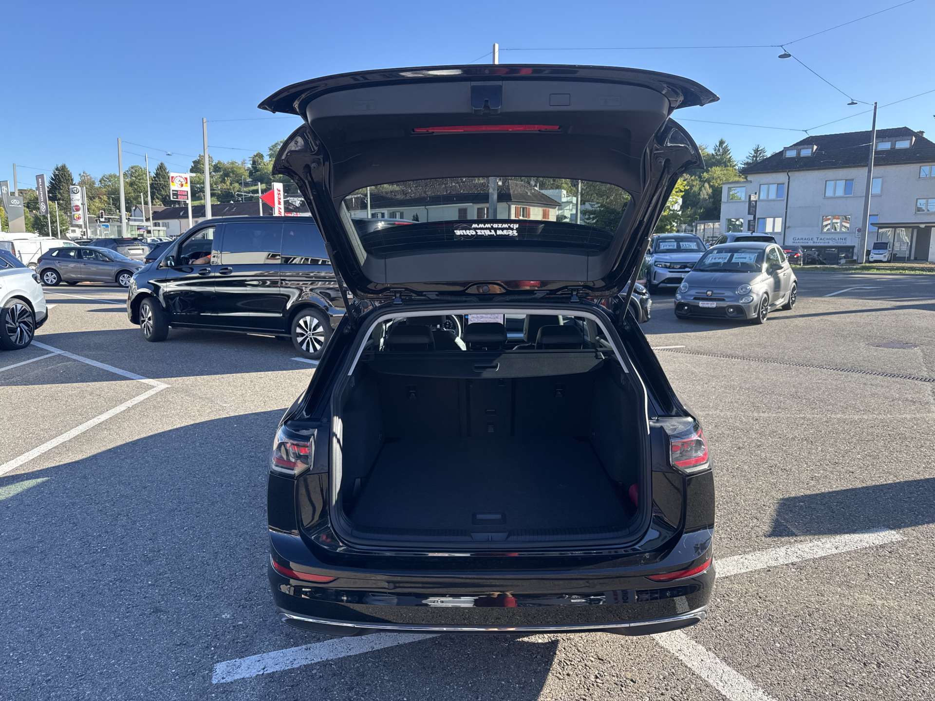 VW Golf Variant 2.0 TDi Life GOAL DSG-Automat-image-7