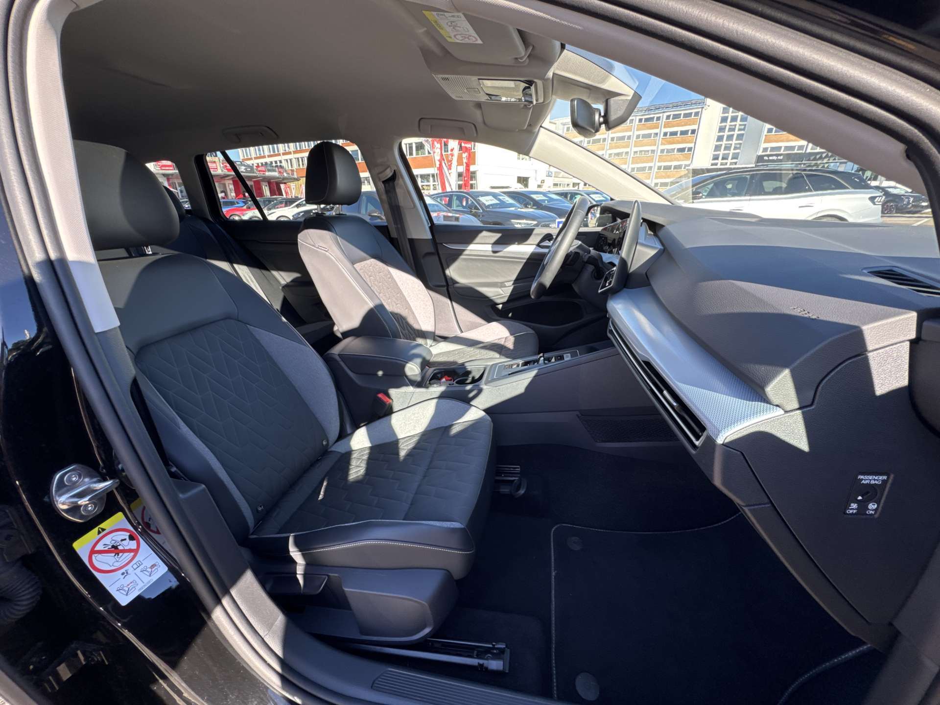 VW Golf Variant 2.0 TDi Life GOAL DSG-Automat-image-12