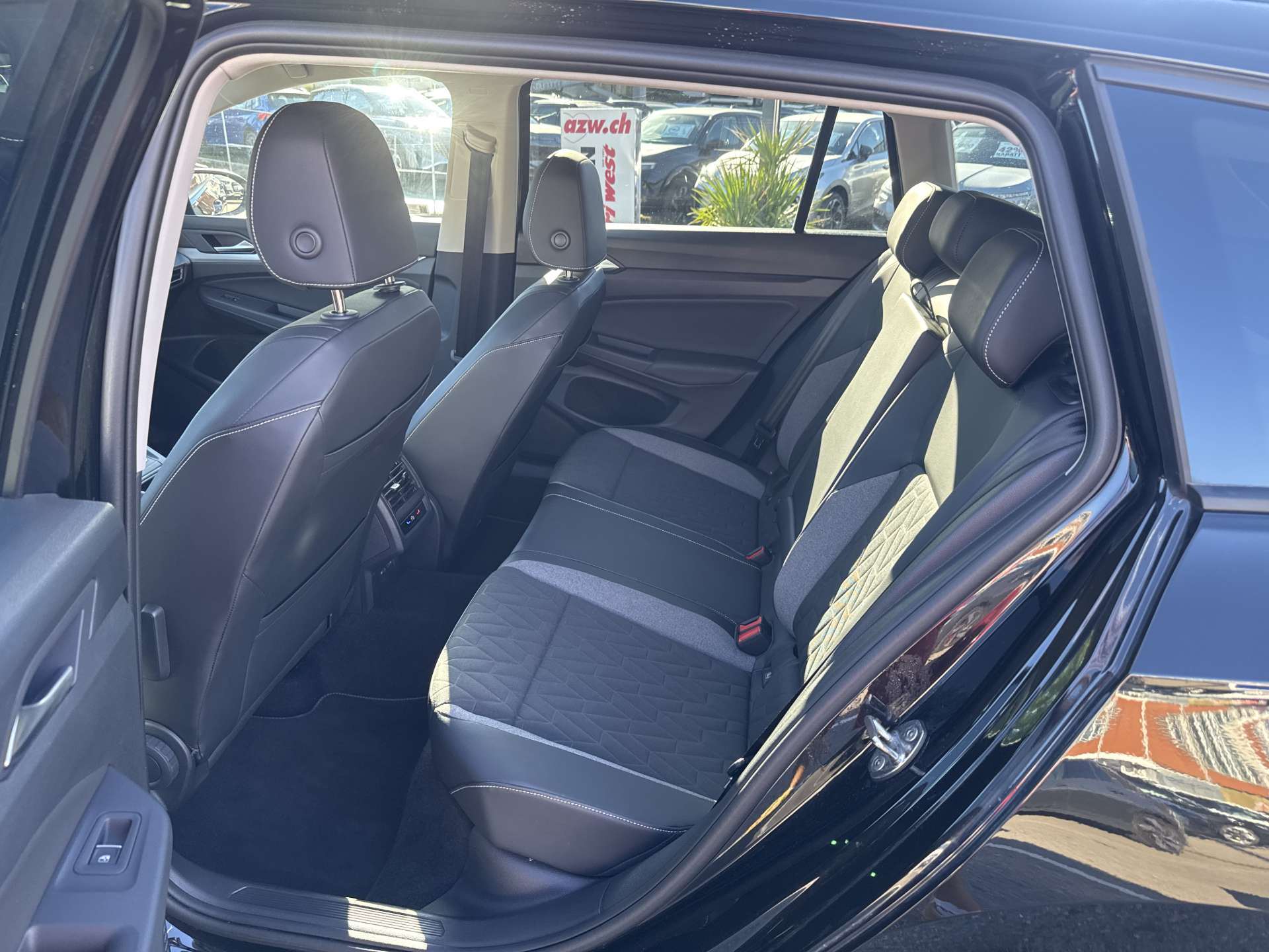 VW Golf Variant 2.0 TDi Life GOAL DSG-Automat-image-6