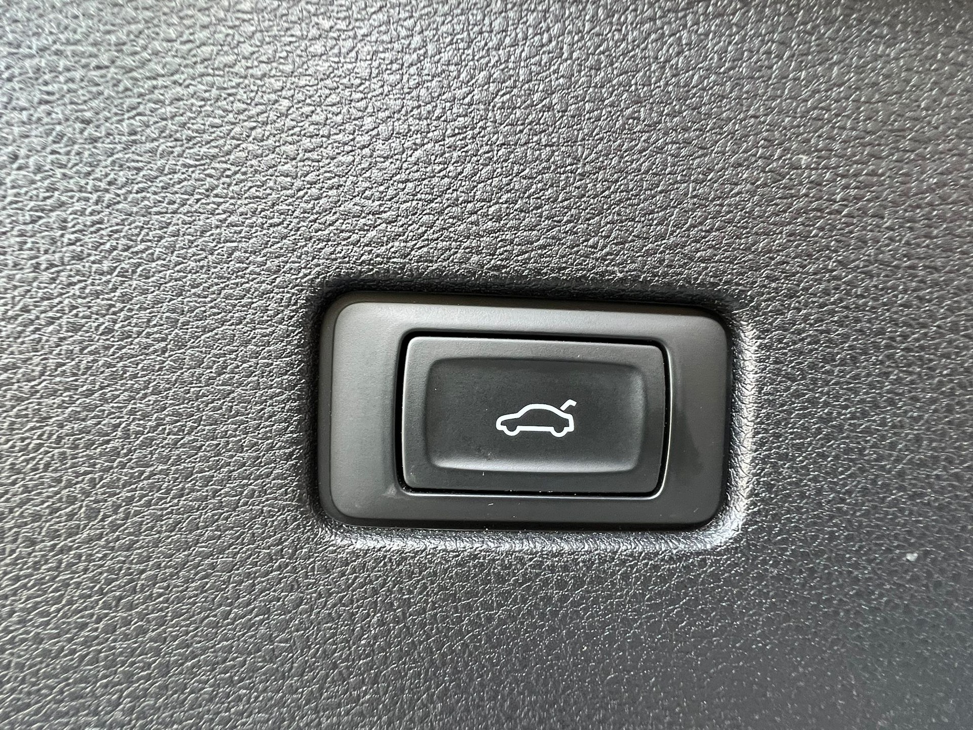 AUDI Q8 55 TFSI quattro tiptronic-image-13