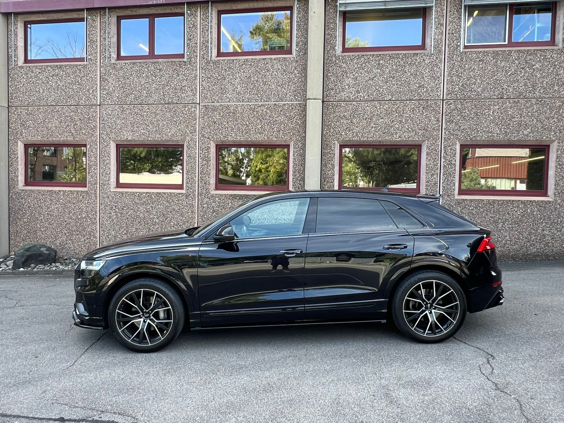 AUDI Q8 55 TFSI quattro tiptronic-showroom-element-3