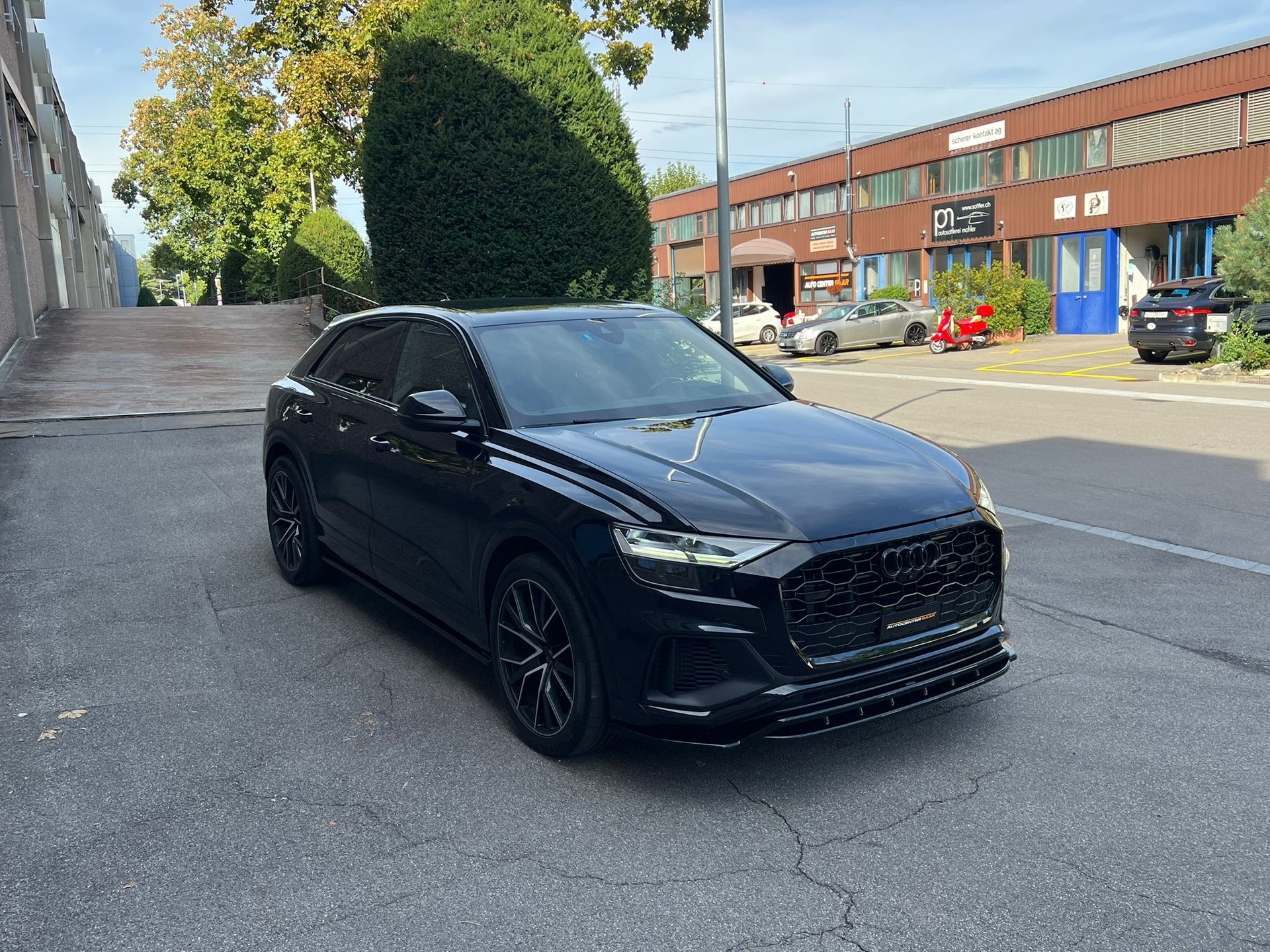 AUDI Q8 55 TFSI quattro tiptronic-showroom-element-1