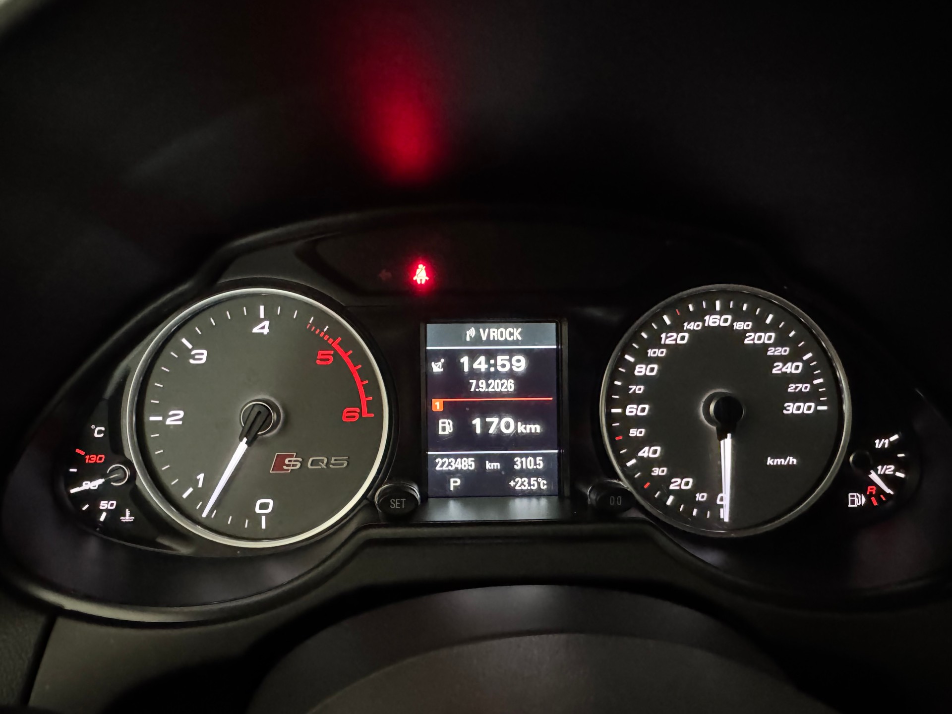 AUDI SQ5 3.0 TDI quattro tiptronic-image-12