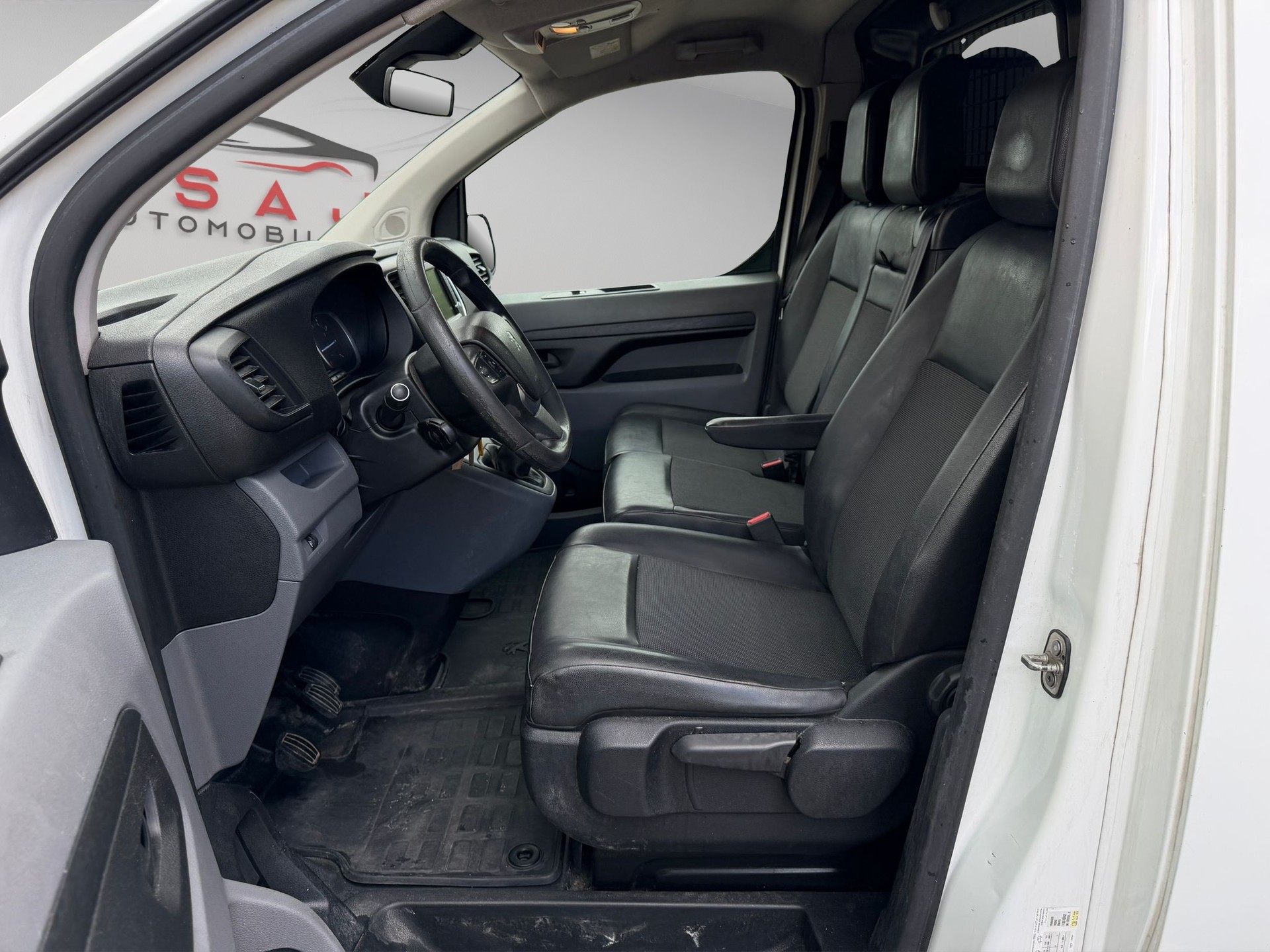 PEUGEOT Expert 1.6 BlueHDi 115 S&S Active Compact-image-10