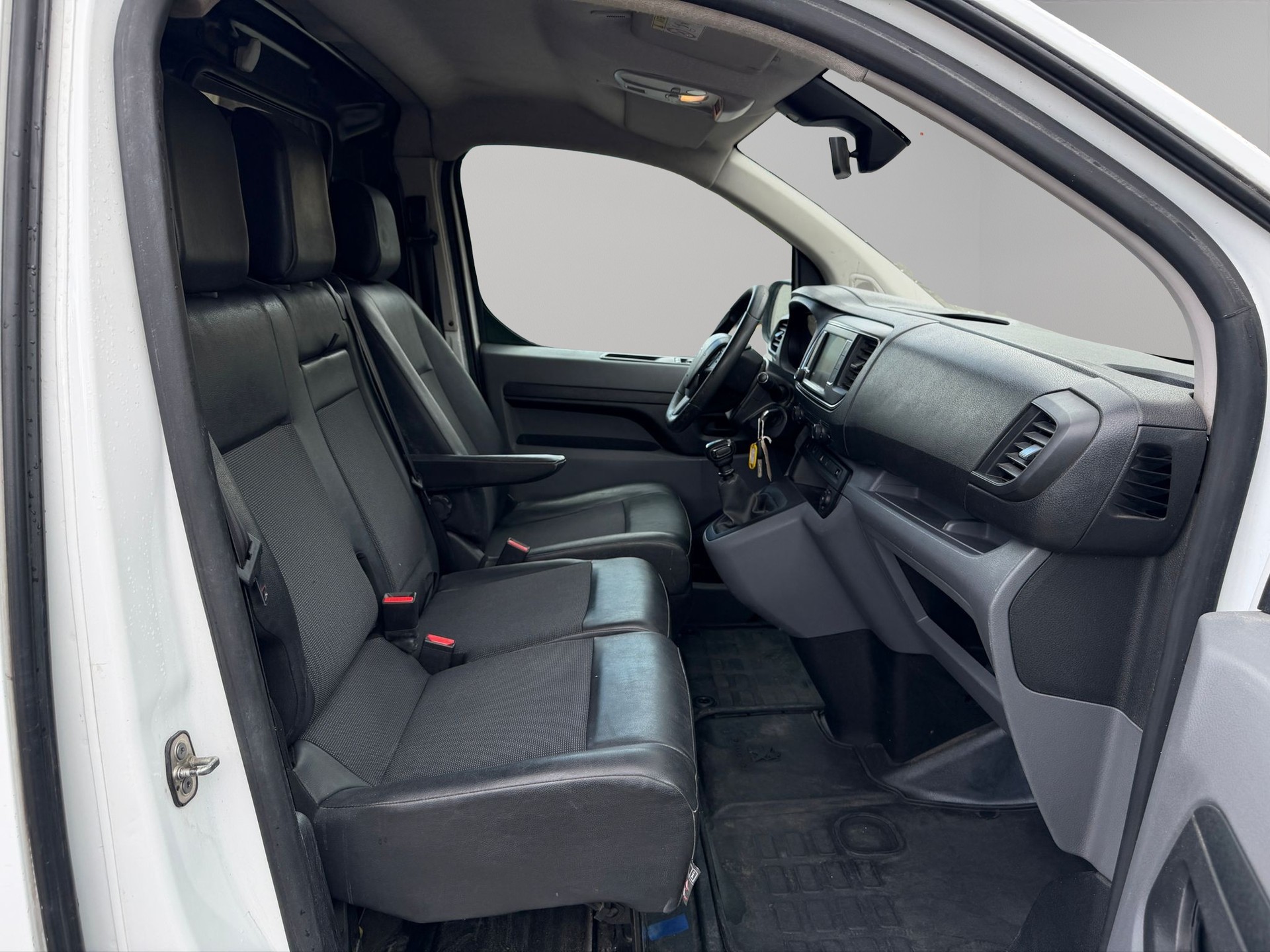 PEUGEOT Expert 1.6 BlueHDi 115 S&S Active Compact-image-11
