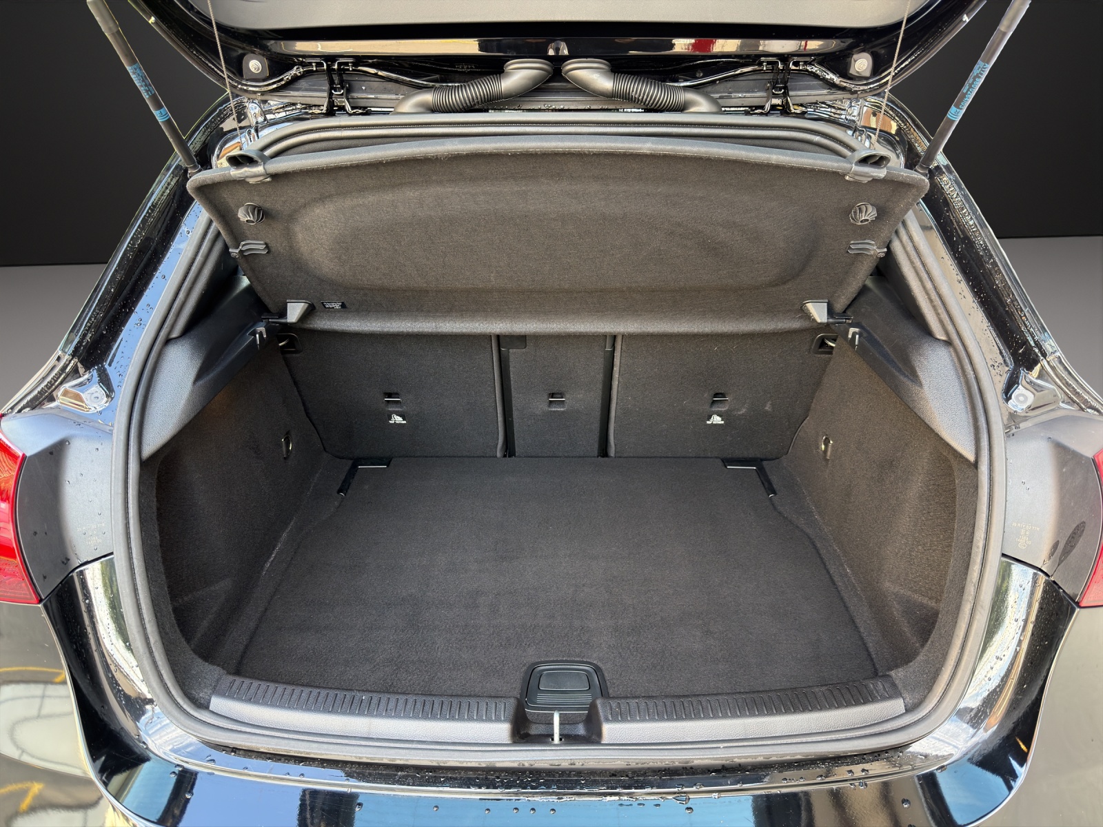 MERCEDES-BENZ A 200 7G-DCT-image-12
