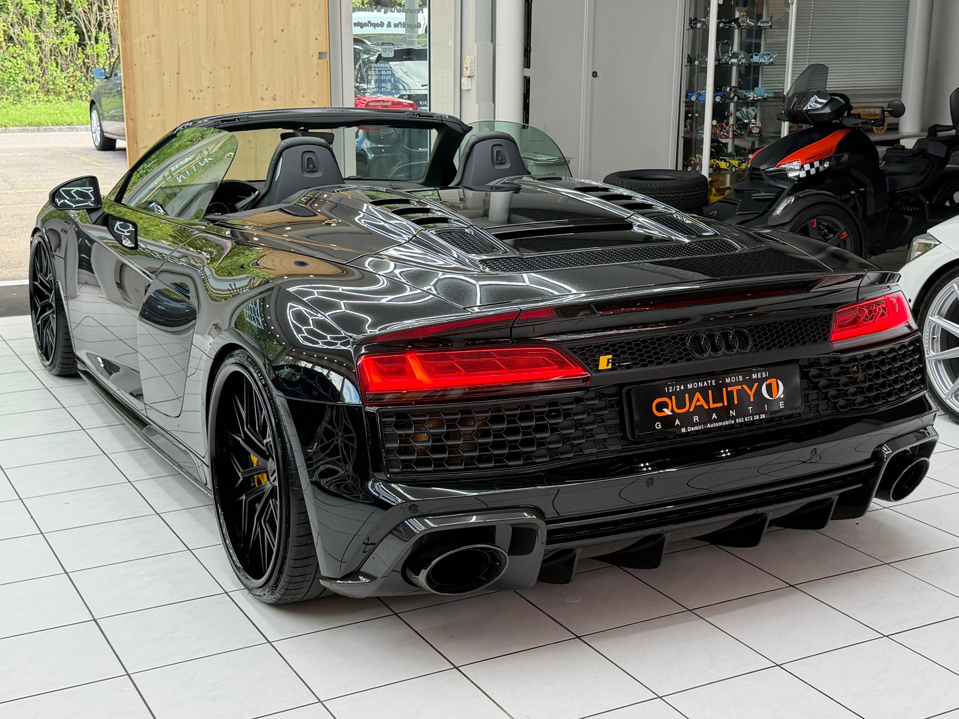AUDI R8 Spyder 5.2 FSI V10 performance quattro S-Tronic-image-7