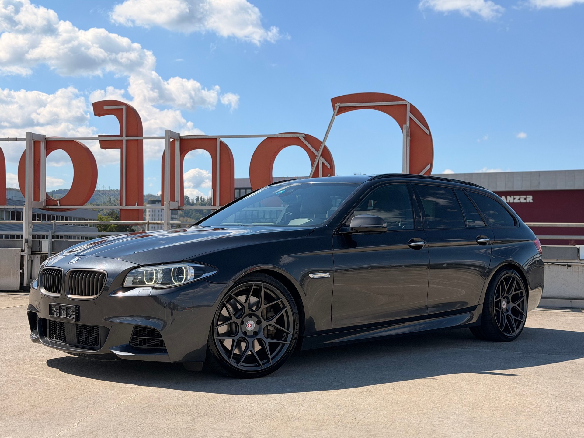 BMW M550d Touring xDrive Steptronic-image-0