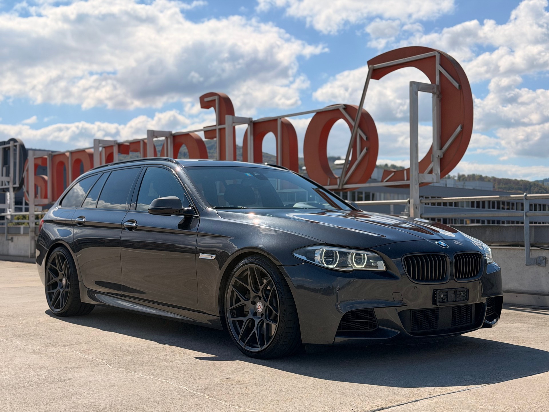 BMW M550d Touring xDrive Steptronic-image-1
