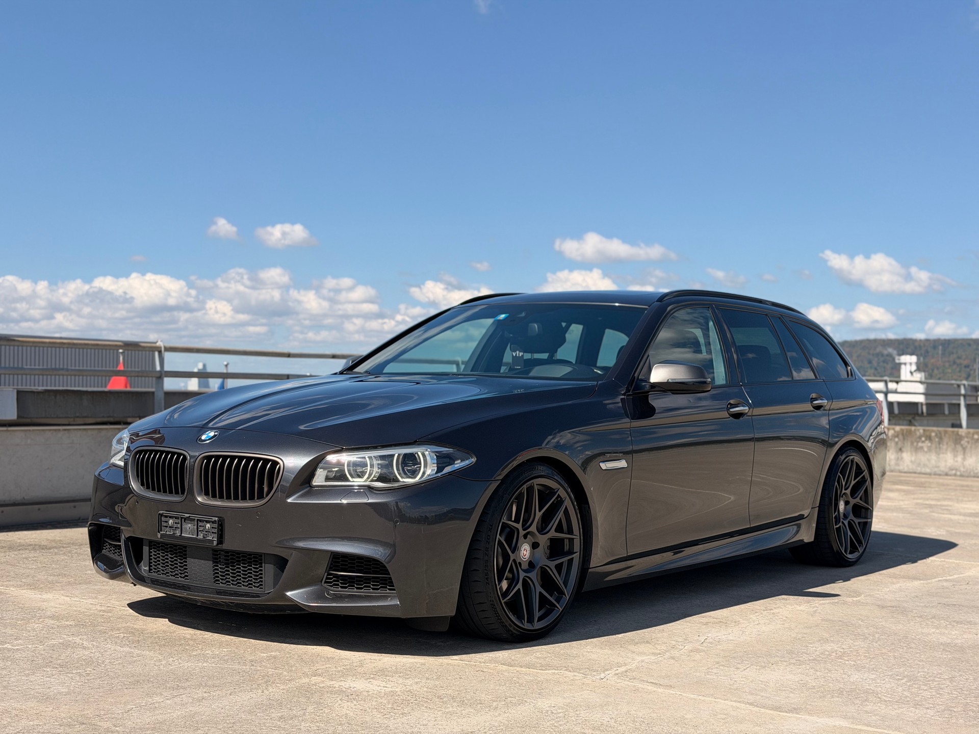 BMW M550d Touring xDrive Steptronic-image-4