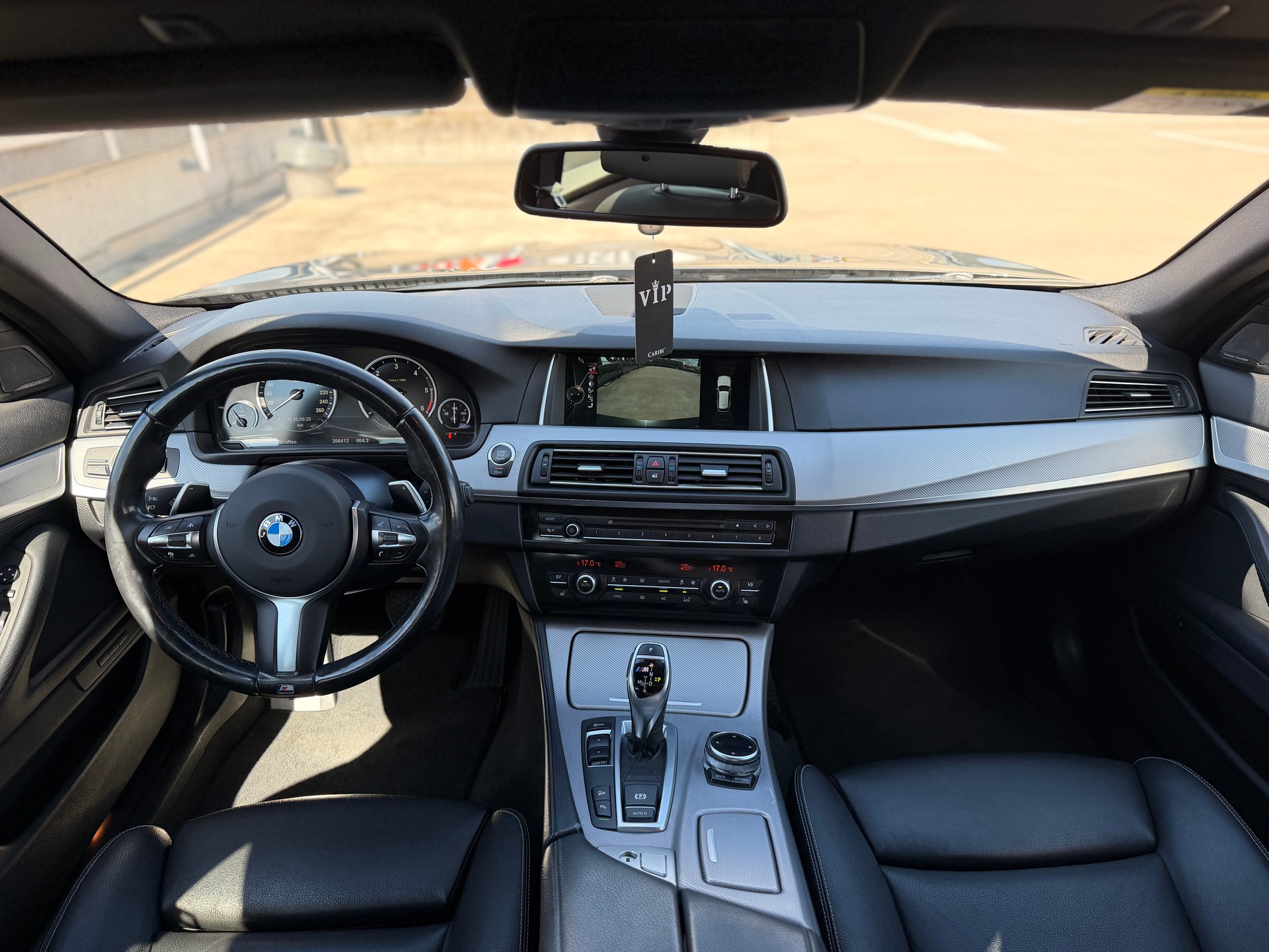 BMW M550d Touring xDrive Steptronic-image-8