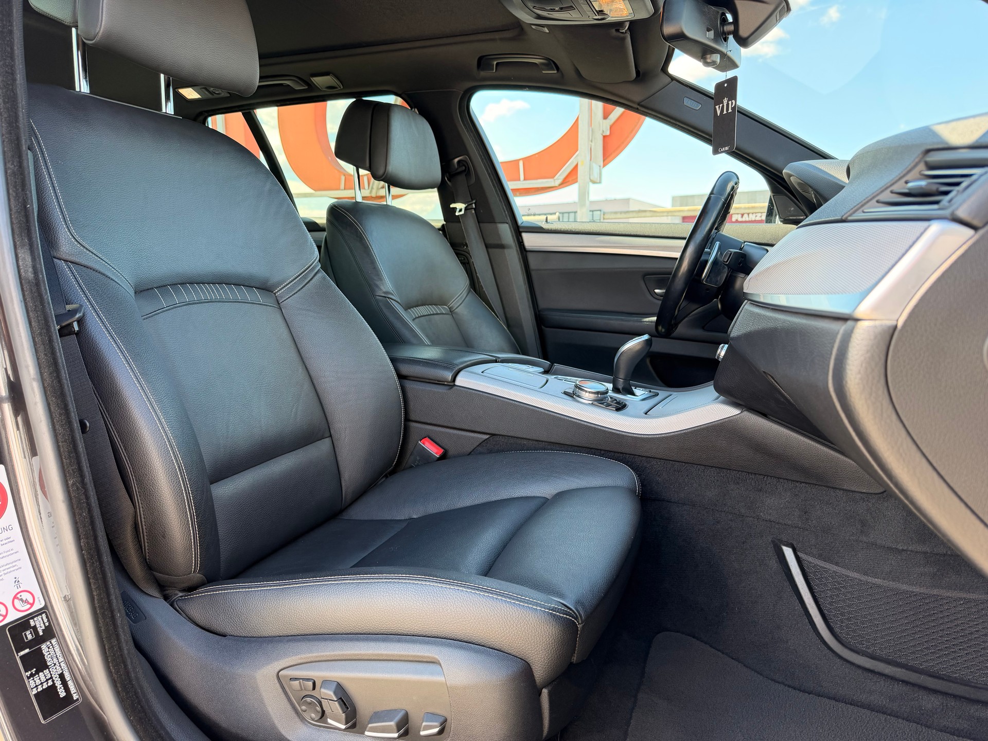 BMW M550d Touring xDrive Steptronic-image-9