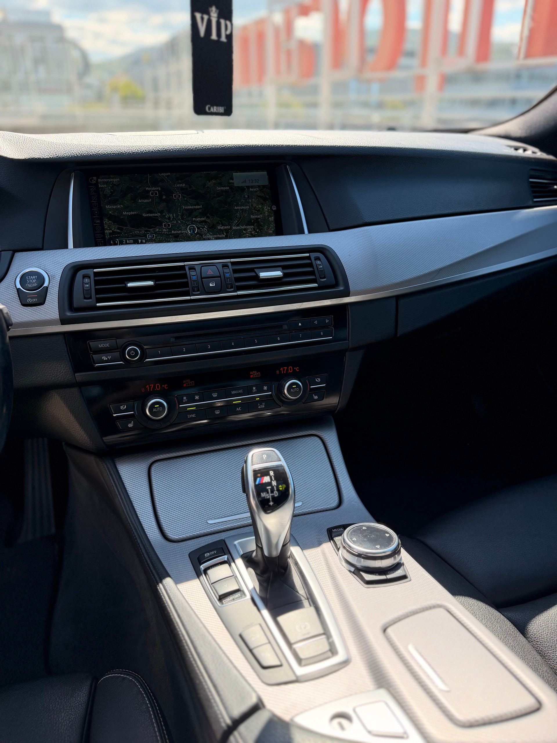 BMW M550d Touring xDrive Steptronic-image-15