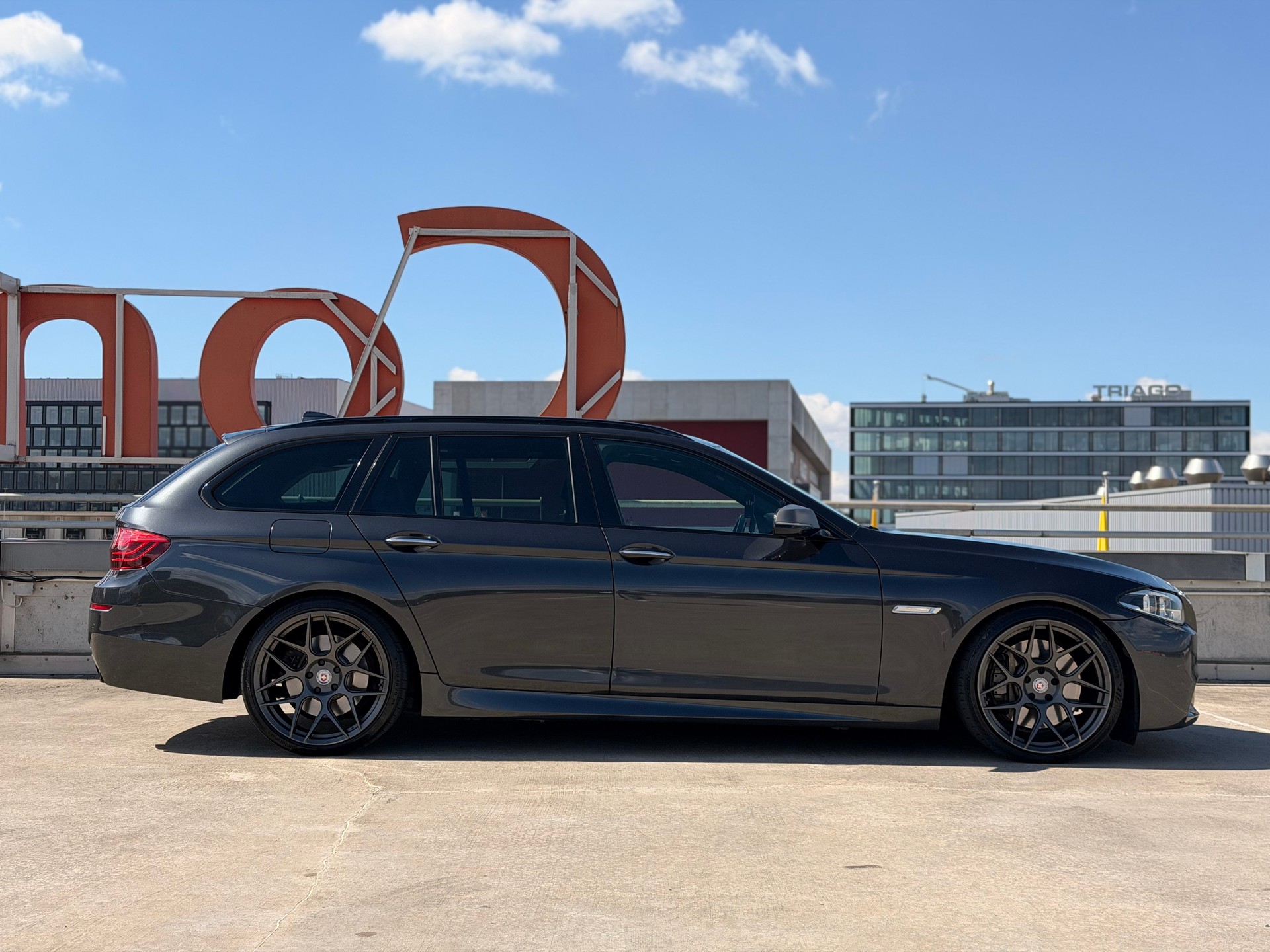 BMW M550d Touring xDrive Steptronic-image-2