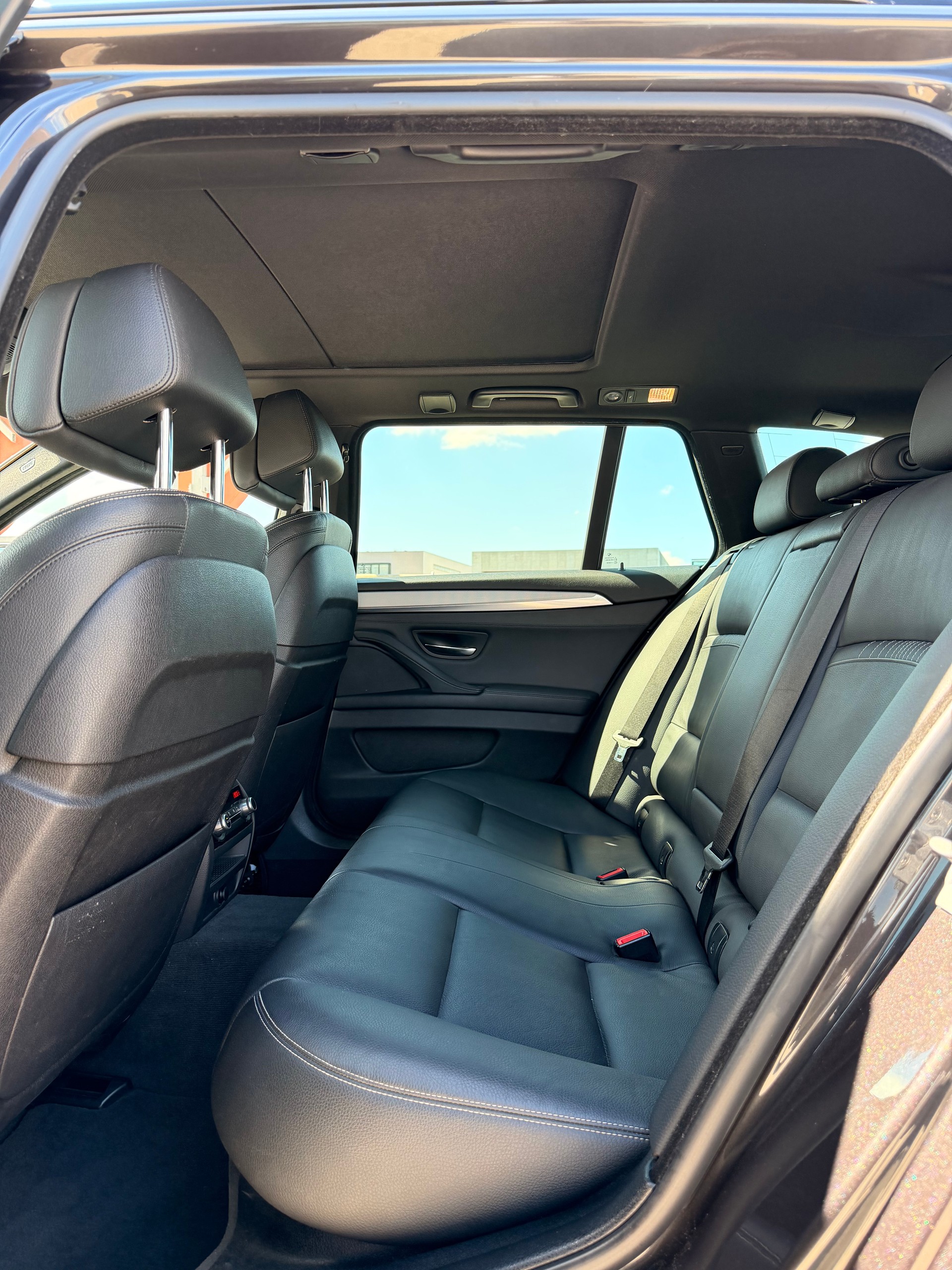 BMW M550d Touring xDrive Steptronic-image-14