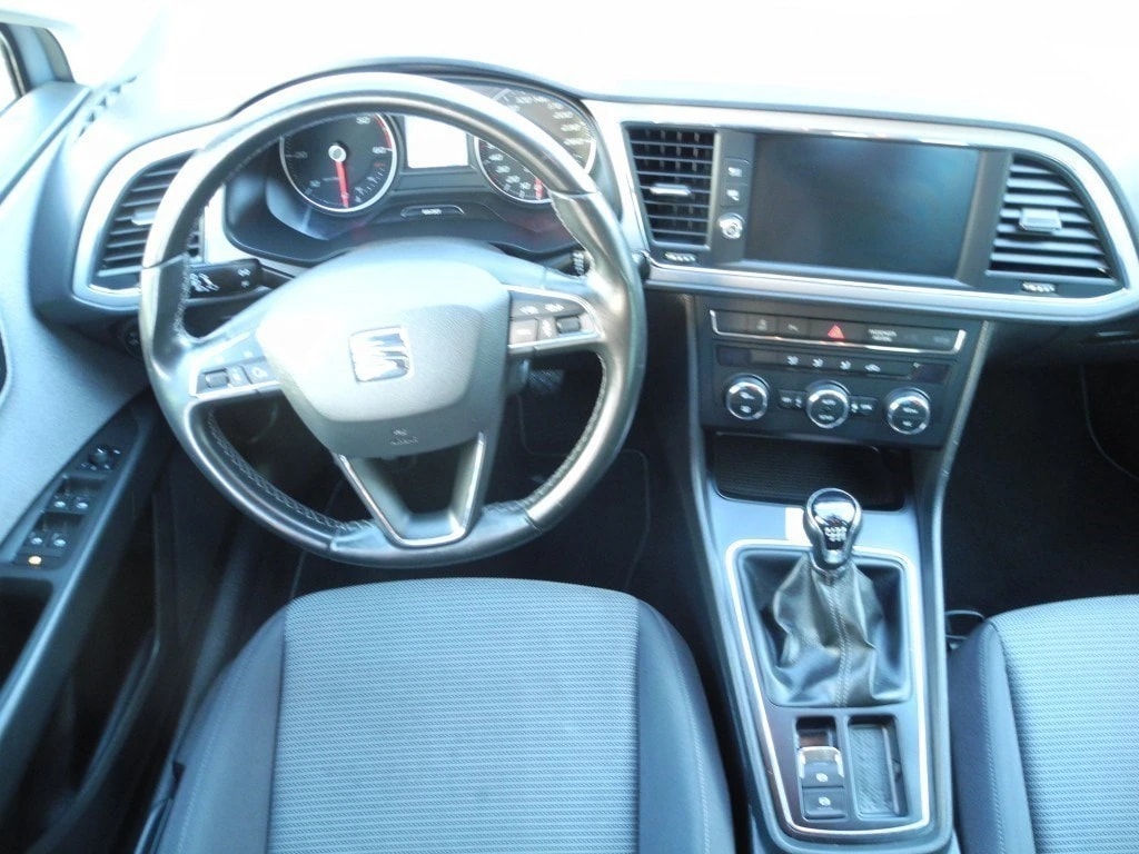 SEAT Leon ST 1.6 TDI CR Style ** Frisch ab MFK und Service **-image-9