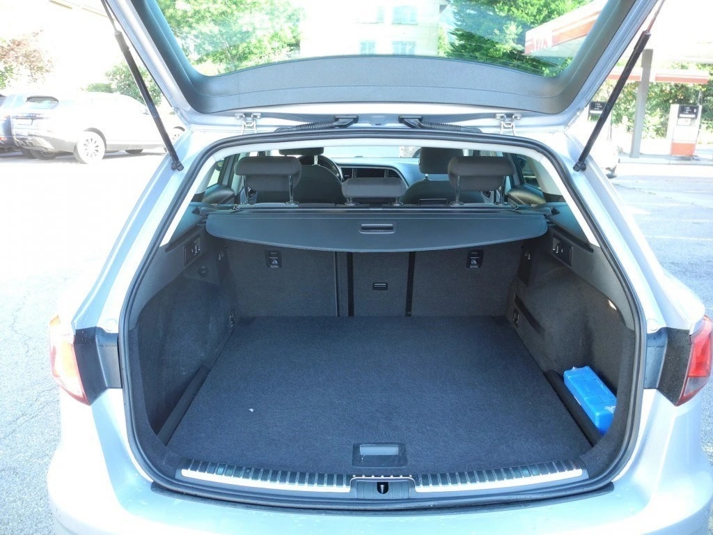 SEAT Leon ST 1.6 TDI CR Style ** Frisch ab MFK und Service **-image-6