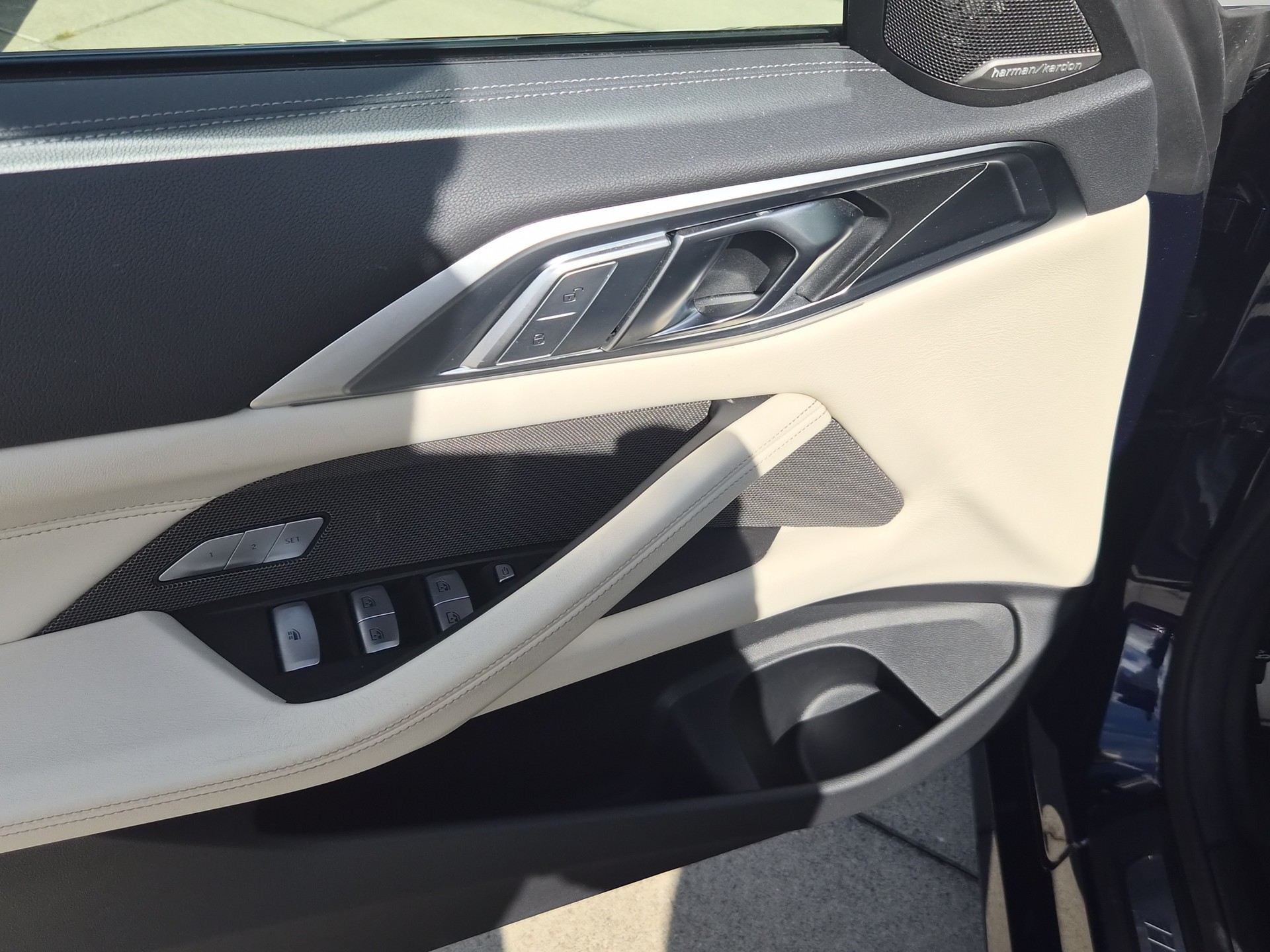 BMW M440i xDrive 48V Cabriolet Steptronic-image-11