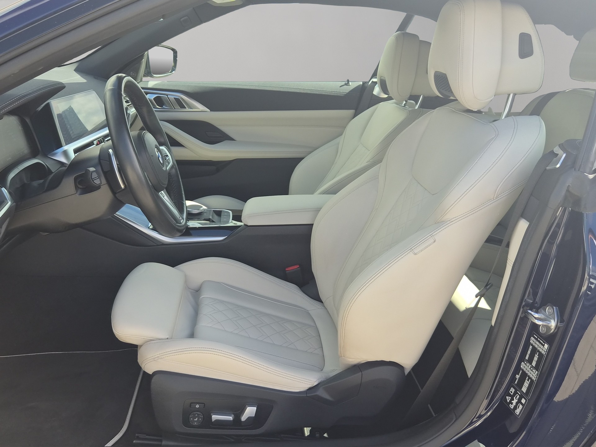 BMW M440i xDrive 48V Cabriolet Steptronic-image-10