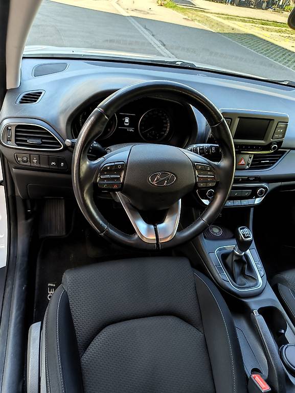 HYUNDAI i30-image-4