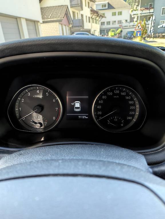HYUNDAI i30-image-3