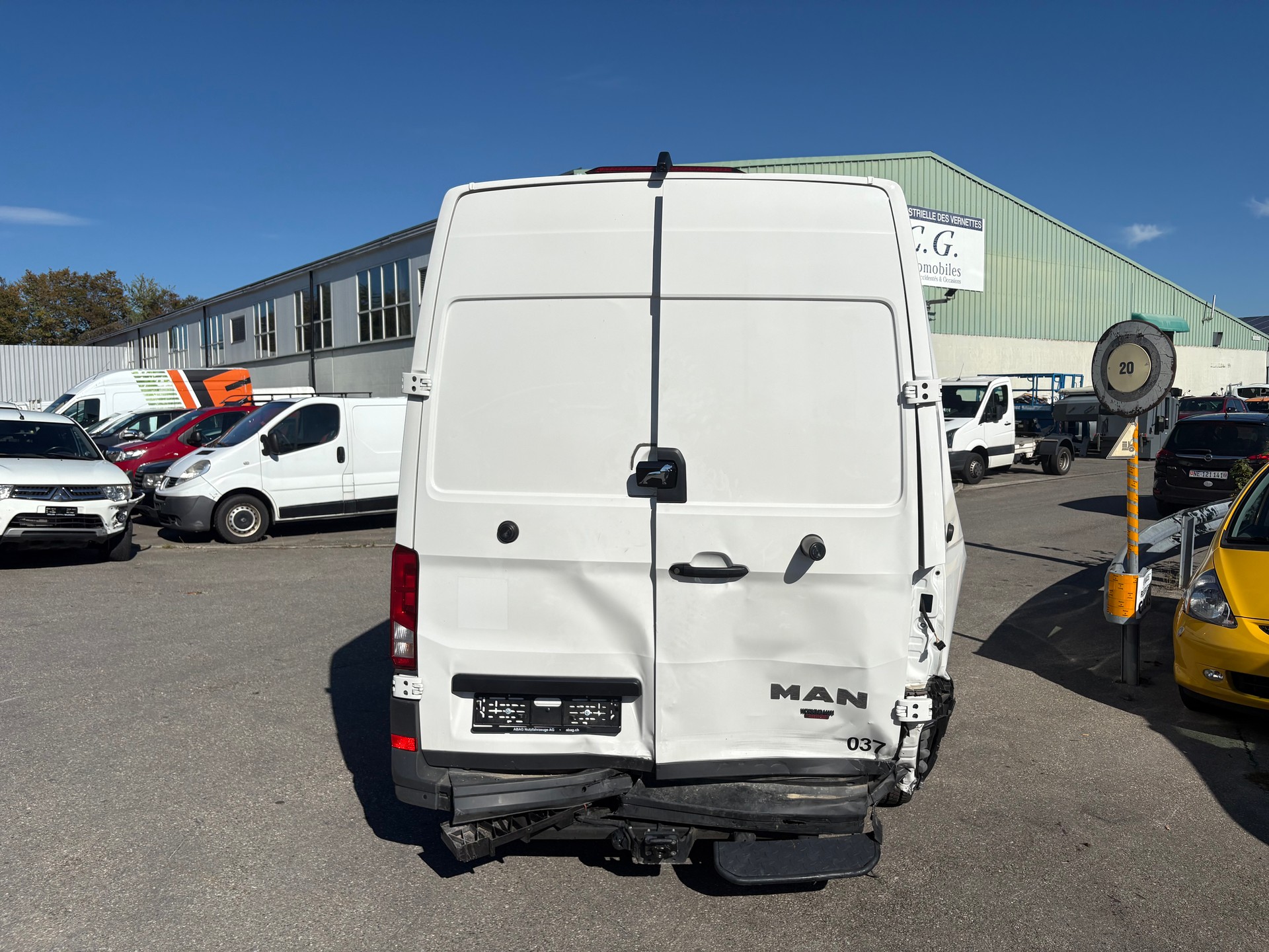 MAN TGE 3.5 4x4 Camper Standard L3-image-9