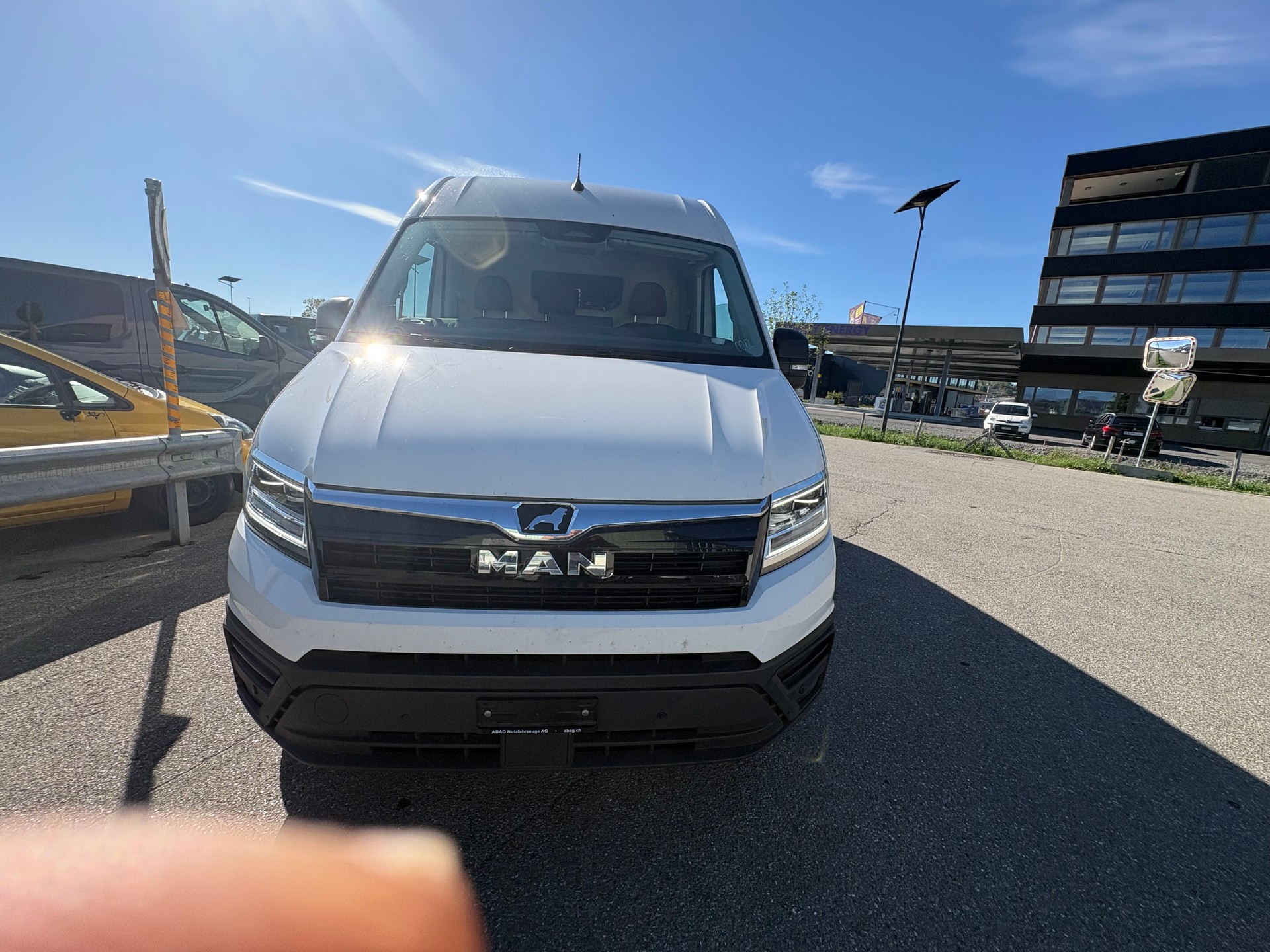 MAN TGE 3.5 4x4 Camper Standard L3-image-5