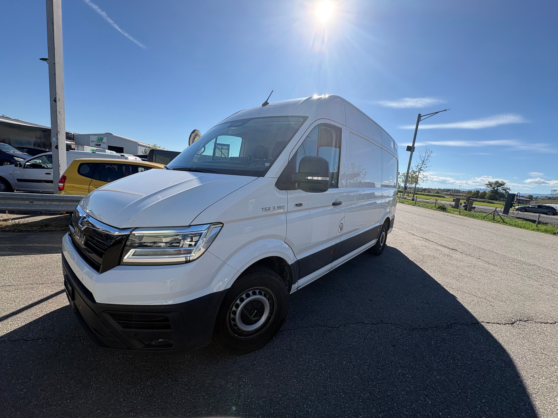 MAN TGE 3.5 4x4 Camper Standard L3-image-3