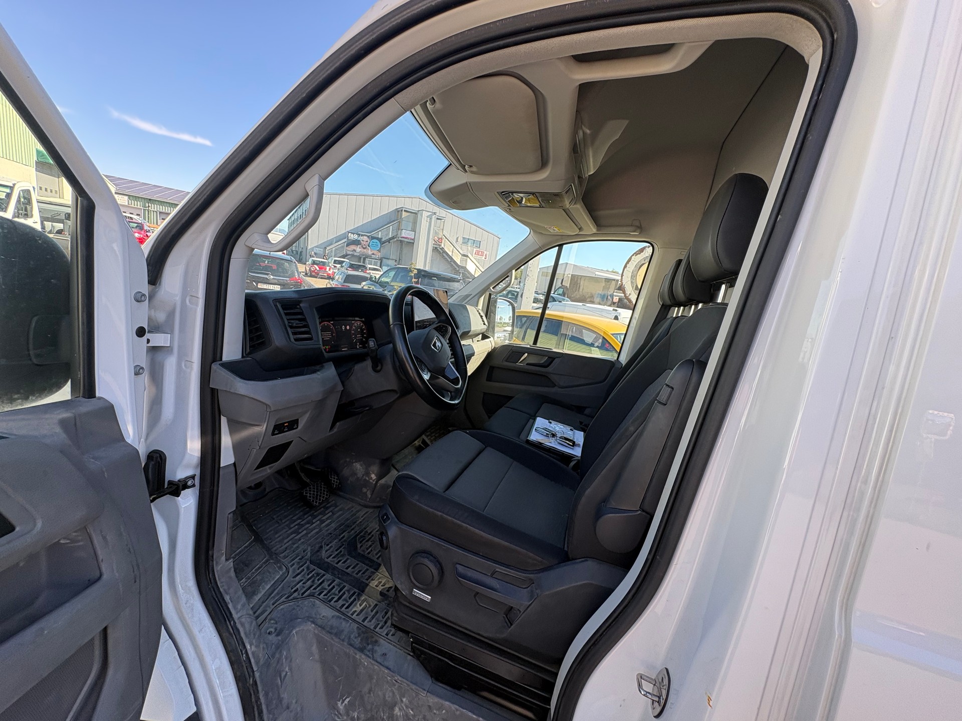 MAN TGE 3.5 4x4 Camper Standard L3-image-2